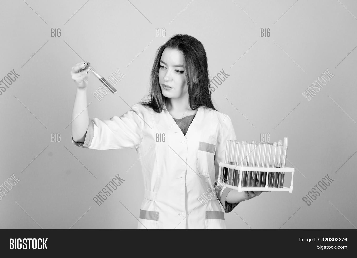 analysis,biology,cancer,care,check,chemicals,chemistry,clinic,concept,dna,doctor,education,equipment,experiment,experimental,experimenting,explore,genetics,girl,health,helping,hospital,lab,laboratory,learn,learning,markers,medical,microbiology,microscope,molecule,nurse,pharmacy,research,researcher,result,science,scientist,smart,space,student,study,test,testing,treatment,tube,woman