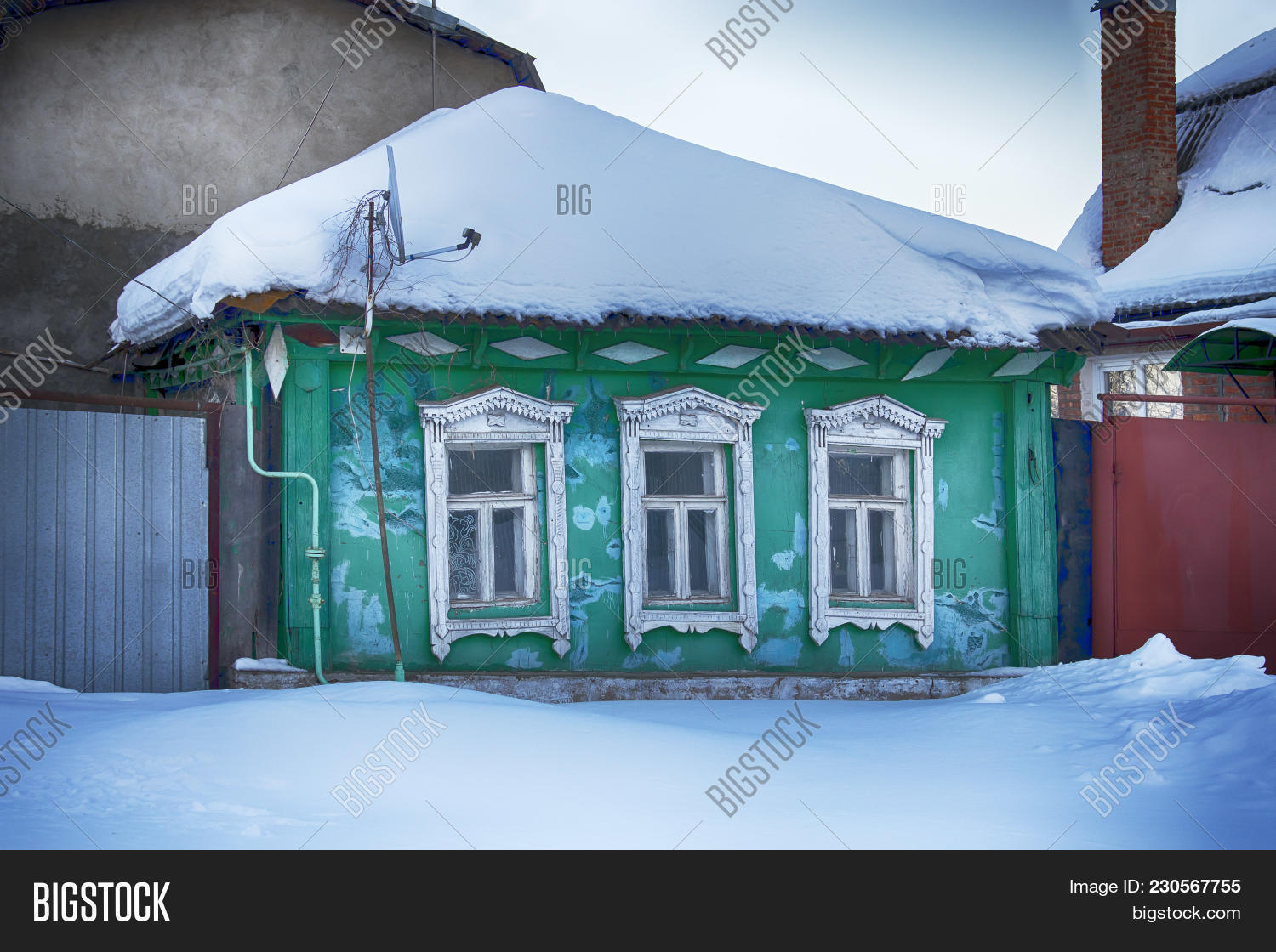 architecture,background,birch,building,center,city,cold,decoration,dome,famous,fence,frost,gate,historic,historical,holiday,house,housing,kolomna,landmark,lanterns,nature,night,path,russia,russian,snow,snowdrift,square,street,symbol,tourism,tower,town,travel,view,winter,wooden