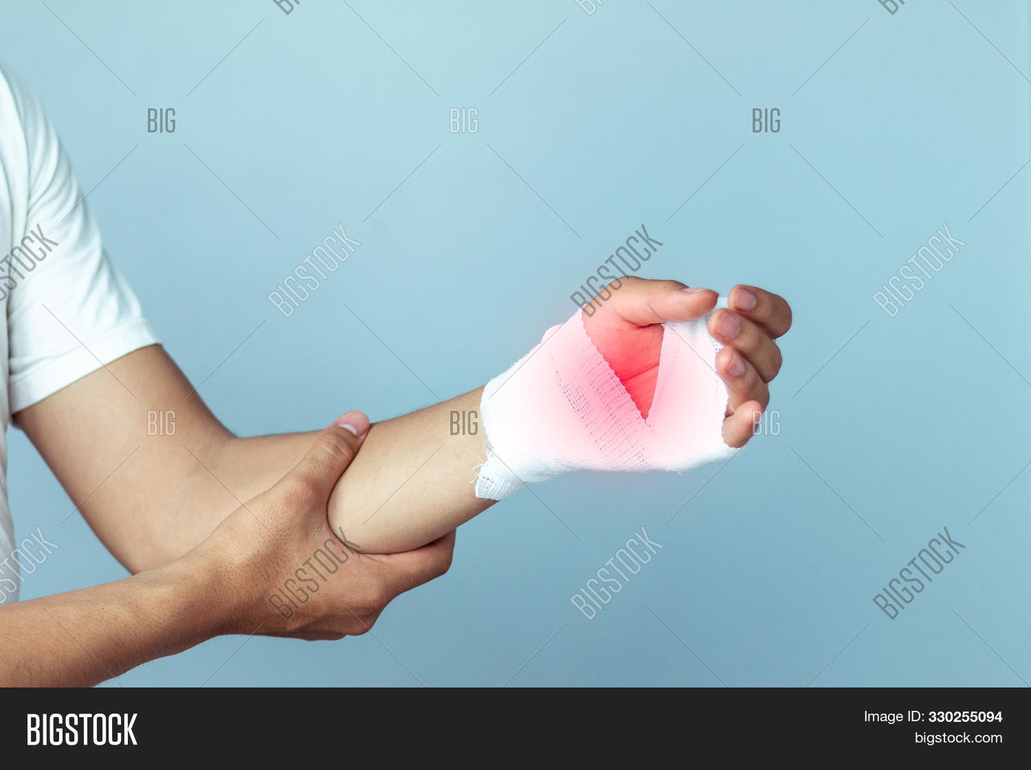 accident,adult,arm,athlete,blood,bruise,care,child,clean,cleaning,closeup,cut,dressing,female,first,hand,healing,health,healthy,hospital,human,hurt,injured,injury,isolated,knee,knife,leg,medical,medicine,modern,normal,pain,patient,people,person,red,saline,scratch,skin,treat,treatment,up,white,woman,wound,wounded,wrist,young