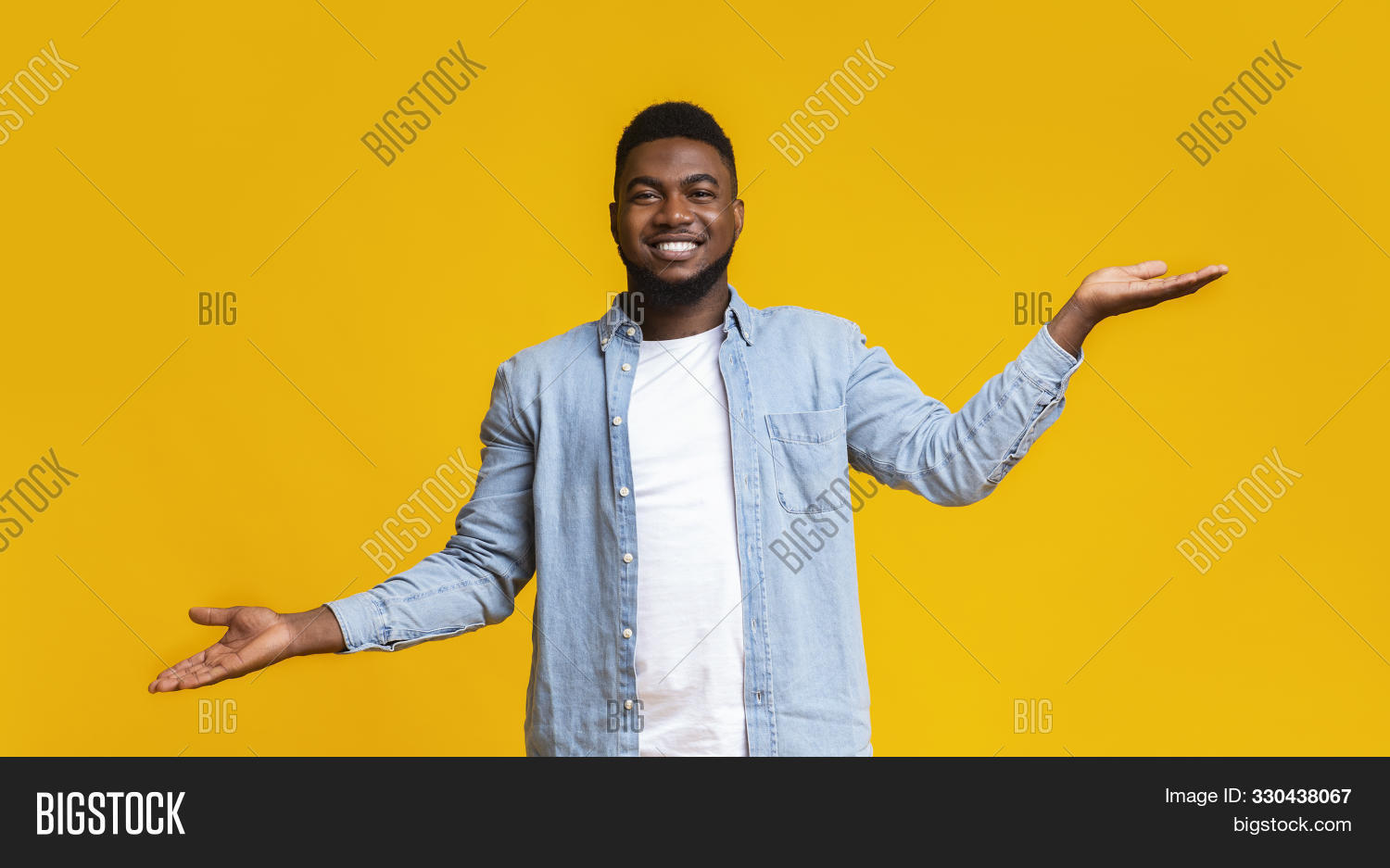 adult,arms,background,balance,black,casual,cheerful,choice,choosing,compare,confident,consider,demonstrate,free,guy,hands,handsome,happy,holding,imagine,looking,male,man,measure,measurement,millennial,mockup,palm,panorama,people,person,ponder,portrait,positive,presentation,product,scales,select,showing,smiling,space,studio,variant,white,yellow,young