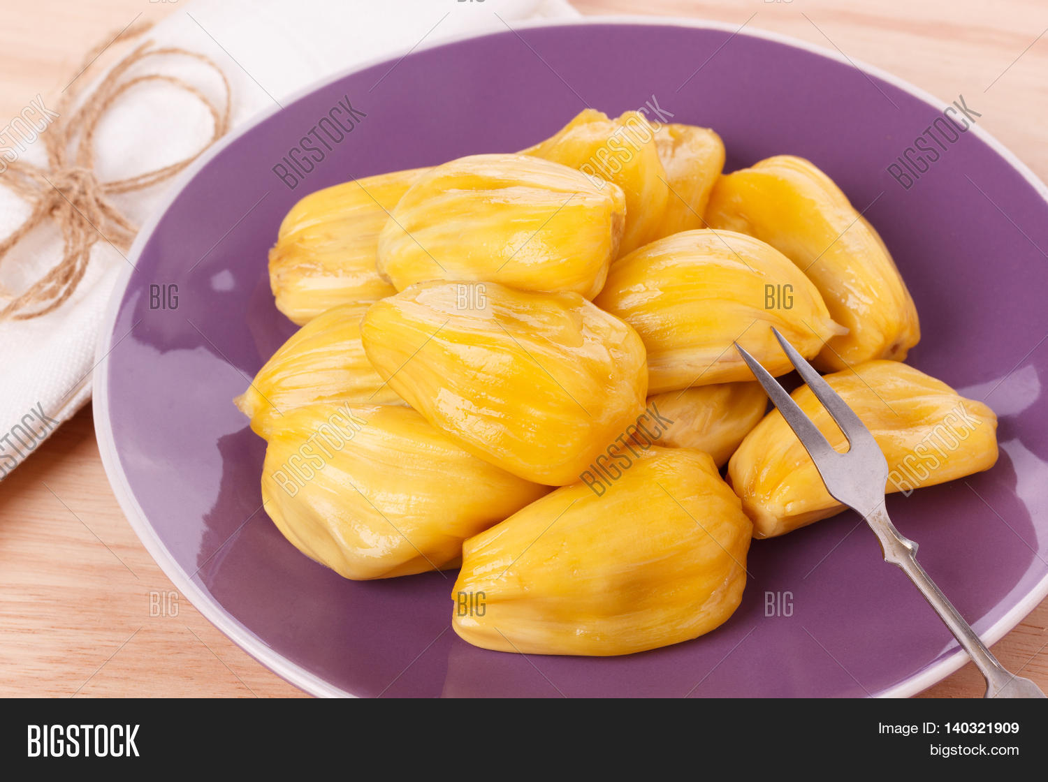 jackfruit,Artocarpus,heterophyllus,jack,tree,jakfruit,jak,mulberry,fig,Moraceae,South,Southeast,Asia,India,Goa,Kerala,Odisha,Tamil,Nadu,Karnataka,Maharashtra,Brazil,tropical,lowlands,popular,food,national,fruit,Bangladesh,Kanthal,Bengali,vitamin,sweet,healthy,ripe,fresh,natural,delicious,dessert,plant,tasty,ingredient,raw,yellow,nutritious,jack-fruit,organic,diet,wooden,table,jaca,plate,fork