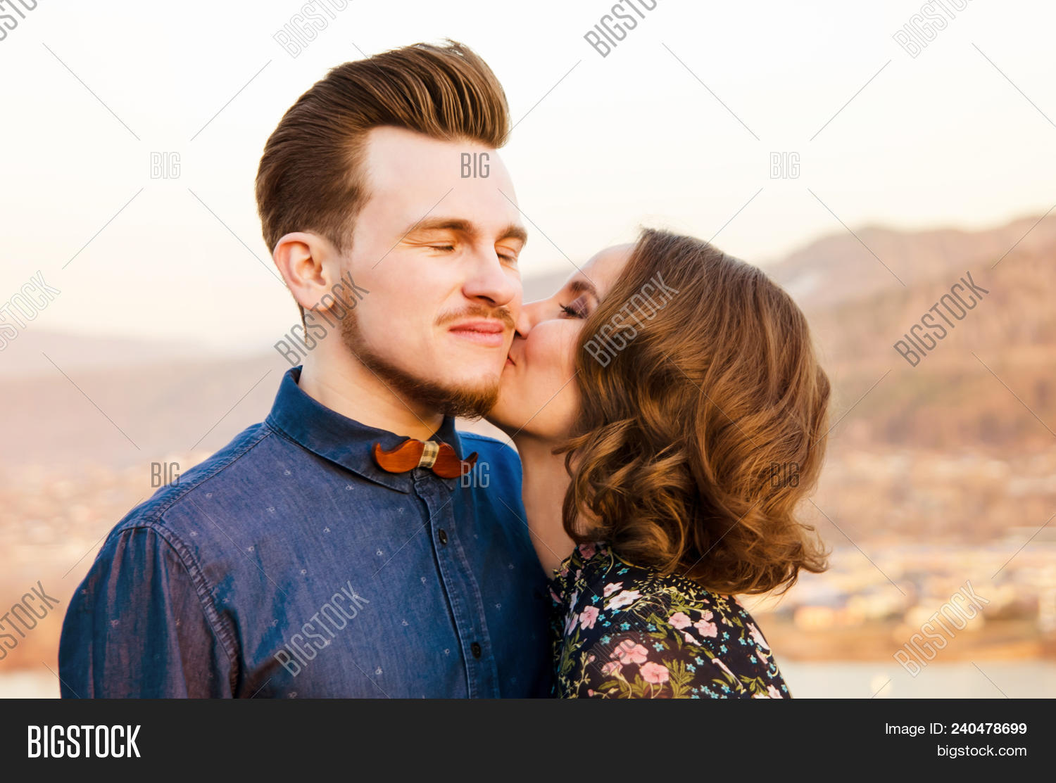 affection,amour,attachment,background,beloved,boy,couple,fondness,girl,ground,guy,hairstyle,happiness,happy,heart,height,her,hills,kisses,knap,landscape,love,mound,mount,mountains,nature,paysage,pomp,pompadour,relations,relationship,retro,romance,romantic,romanticist,scene,scenery,smiled,smiles,style,swell,two,view,walk,walking,while,woman,young