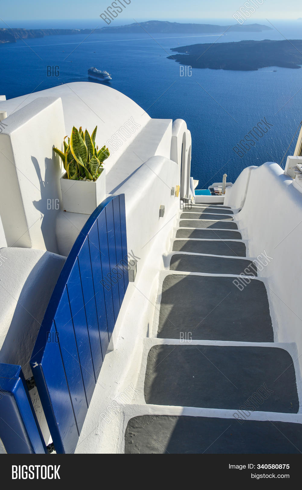 architecture,background,beautiful,beauty,blue,cyclades,design,destination,dream,europe,exterior,greece,greek,holiday,hotel,house,island,journey,landscape,lifestyle,luxury,mediterranean,nature,oia,outdoor,perfect,relax,resort,romantic,santorini,scenery,scenic,sea,seascape,season,sky,stairs,summer,thira,tourism,town,travel,trip,vacation,view,white