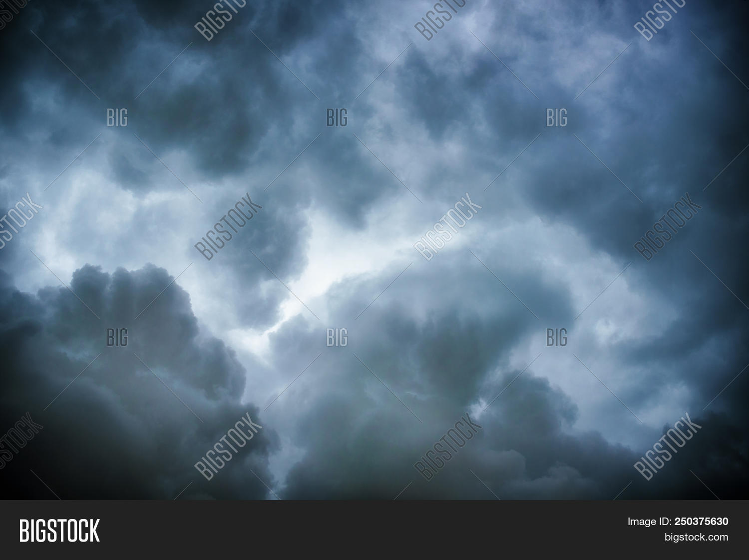 abstract,atmosphere,background,bad,beautiful,black,blue,climate,cloud,cloudscape,cloudy,condensation,condition,cumulonimbus,danger,dark,day,disaster,drama,dramatic,elements,gale,gloomy,gray,grey,heaven,landscape,light,meteorological,meteorology,moody,natural,nature,ominous,overcast,rain,rainy,season,sky,storm,stormy,summer,sun,thunder,thunderstorm,view,water,weather