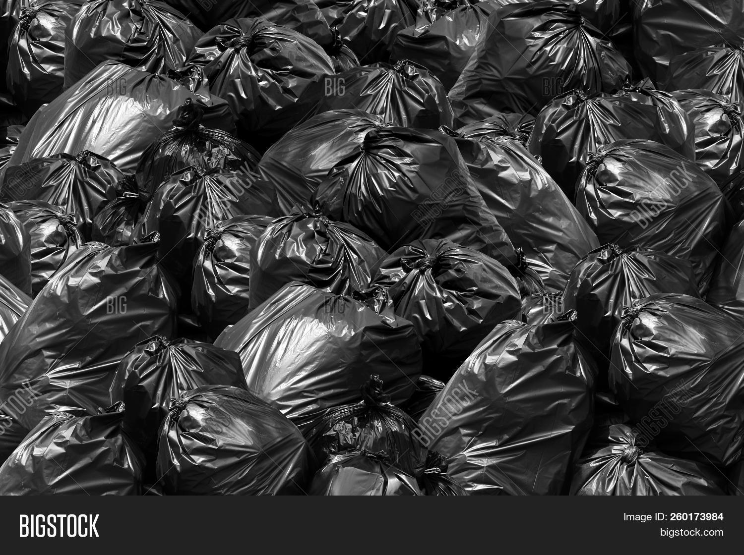 background,bag,bin,black,chores,clean,cleaner,clipping,closed,container,dirt,disposal,dump,ecology,environment,full,garbage,garbage-bag,household,housework,isolated,junk,knot,liner,litter,neat,object,order,pack,package,path,plastic,pollution,recycle,recycled,recycling,rubbish,sack,throw,tidy,tied,trash,trash-bag,waste,white