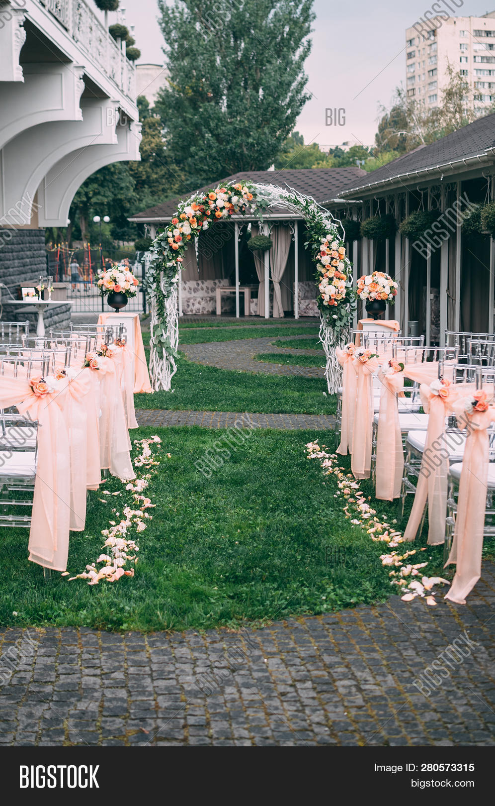 aisle,arch,archway,arrangement,beige,bouquet,bridal,bride,celebration,ceremonial,ceremony,chair,color,day,decor,decorate,decorated,decoration,event,floral,florist,flower,fresh,garden,green,holiday,hymeneals,idea,leaf,love,marriage,married,nuptials,outdoor,pink,romantic,roses,rustic,summer,symbol,wedding,white,wooden