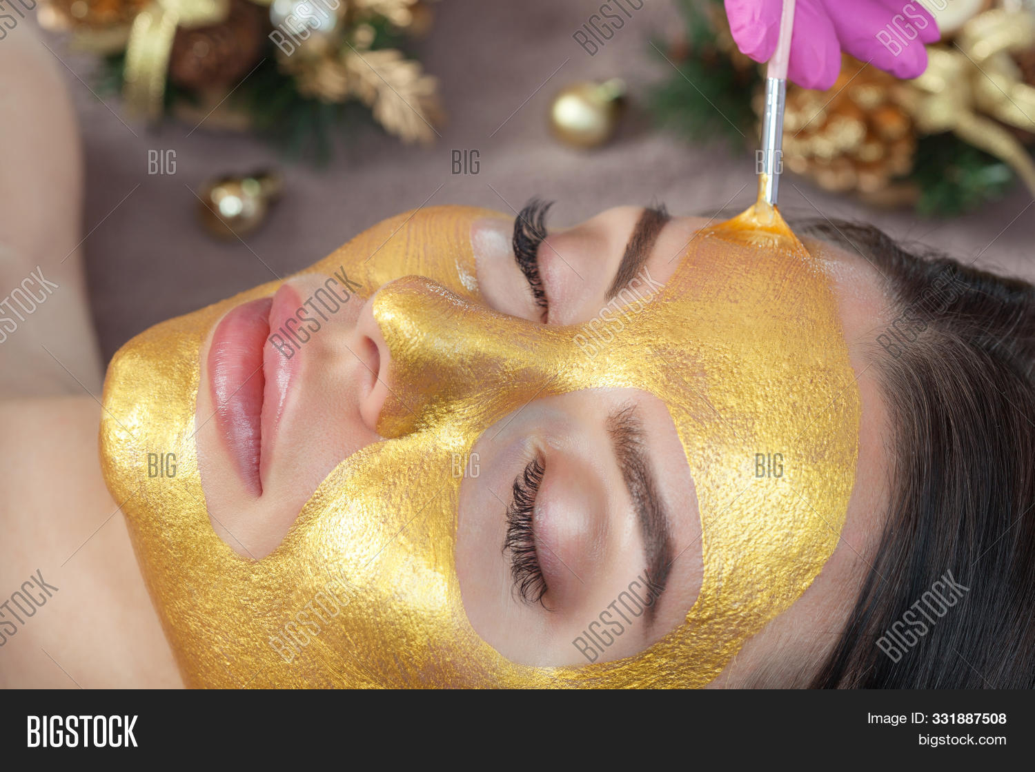 Beautician Makes A Golden Mask To Rejuvenate The Skin To Beautiful