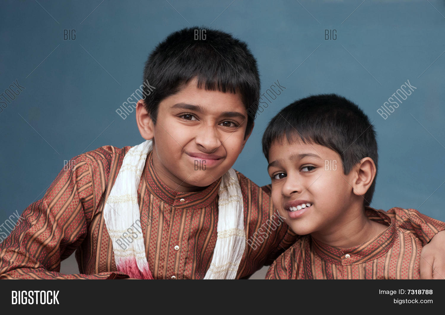 amused,amusement,authentic,background,beautiful,birth,blue,body,boy,break,break-dance,breakdance,brother,child,childhood,childish,cute,dance,daughter,dressed,female,girls,growth,hands,happy,indian,innocence,joy,kids,kurtha,life,little,look,male,nice,pediatric,person,play,portrait,salwar,small,smile,son,tenderness,together,tomboy,traditional,treasure,two,young