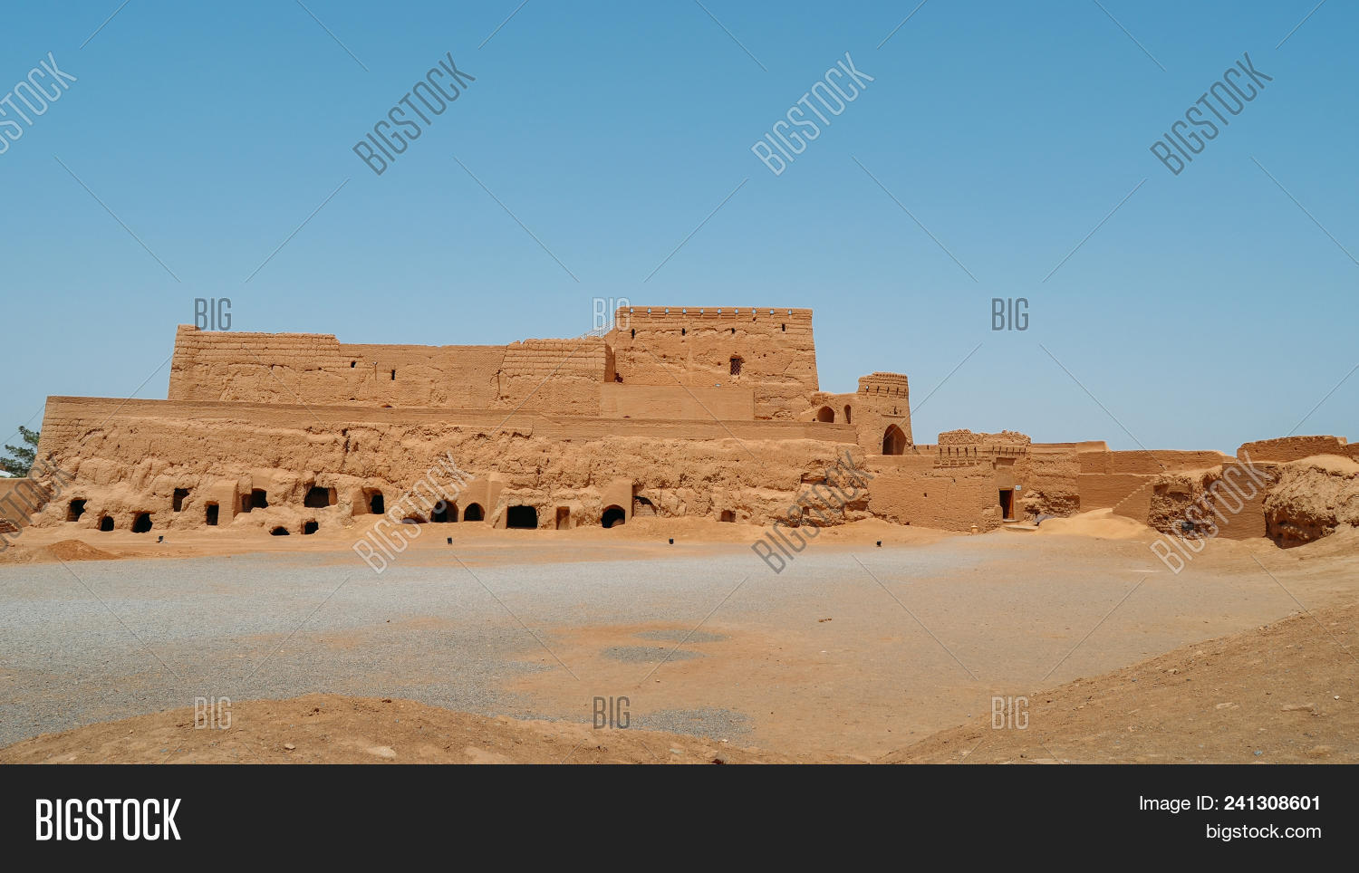 abandoned,ancient,architecture,ardakan,asia,attraction,building,castle,county,desert,desolate,destination,east,forbidden,ghost,hill,historical,house,iran,iranian,islamicrepublicofiran,kharanaq,kharaneq,kharanoq,khowraneq,khurunaq,landscape,middle,minaret,mount,mountain,mudbrick,old,oldtown,persia,persian,ruins,sand,scenic,shakingminaret,tourist,tower,town,travel,unesco,village,western,world,yazd,yazdprovince