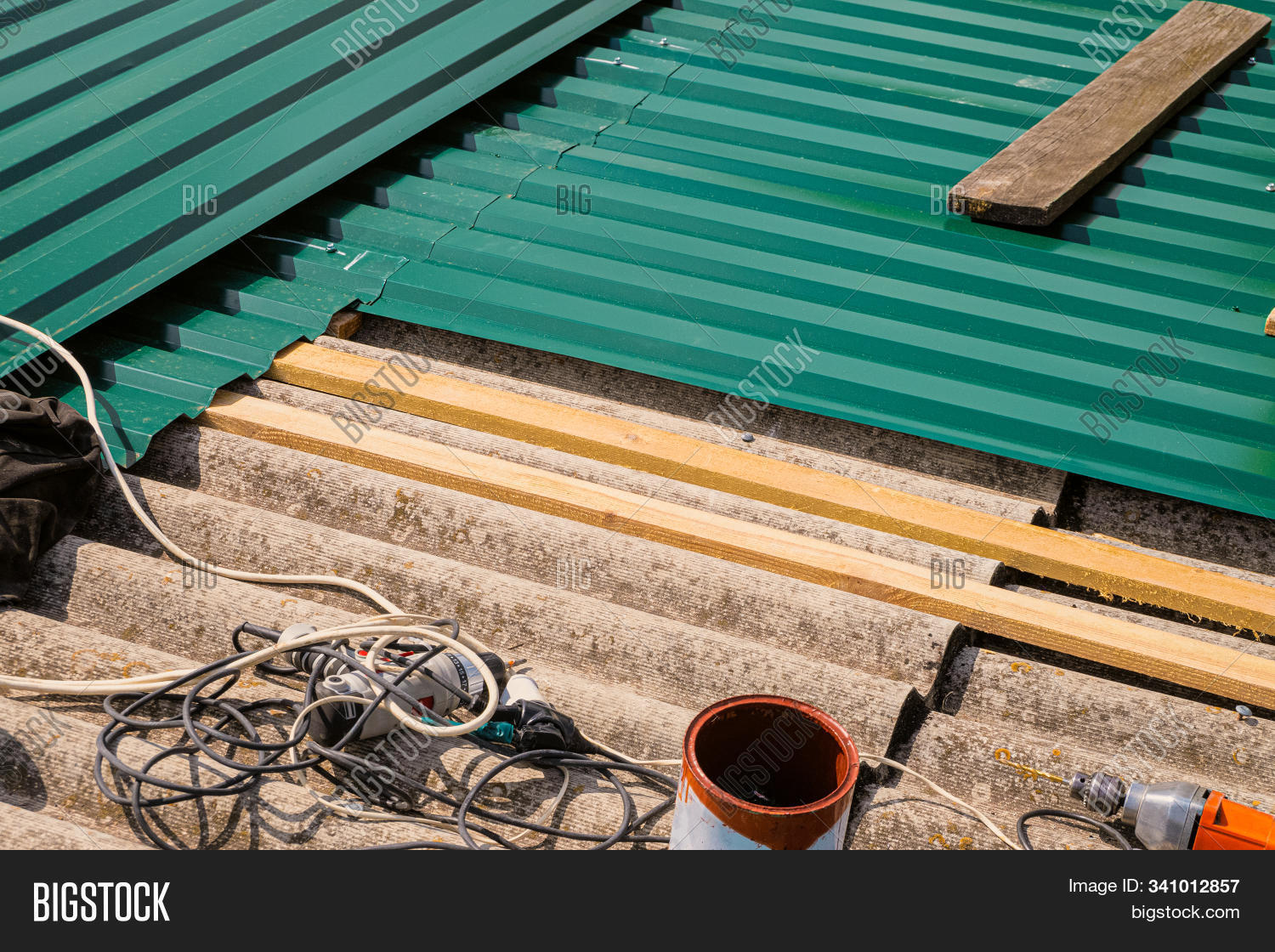 aged,asbestos,asbestos-cement,battens,build,building,cement,chrysotile,coating,construction,covering,diy,fix,fixed,fixing,green,home,improvement,industry,install,lay,layed,laying,made,making,material,metal,new,old,over,profile,profiled,protection,renovation,repair,residential,revetment,roof,roofed,roofing,rooftop,sheet,shield,steel,surface,tool,waterproof,wavy,wooden,work