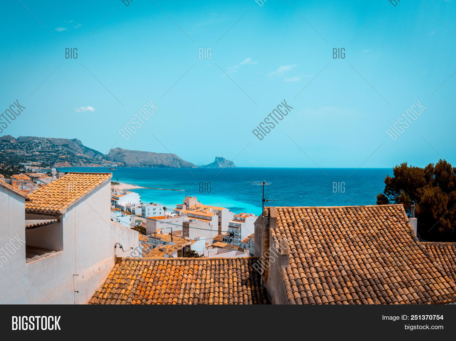 alicante,altea,aqua,aquamarine,architecture,azure,beautiful,blanca,blue,building,cian,city,coast,coastline,costa,design,europe,greenish-blue,holiday,house,landscape,mediterranean,nature,orange,roof,sea,sky,spain,spanish,street,summer,sunny,teal,tile,tourism,town,traditional,travel,turquoise,vacation,view,village,water,white