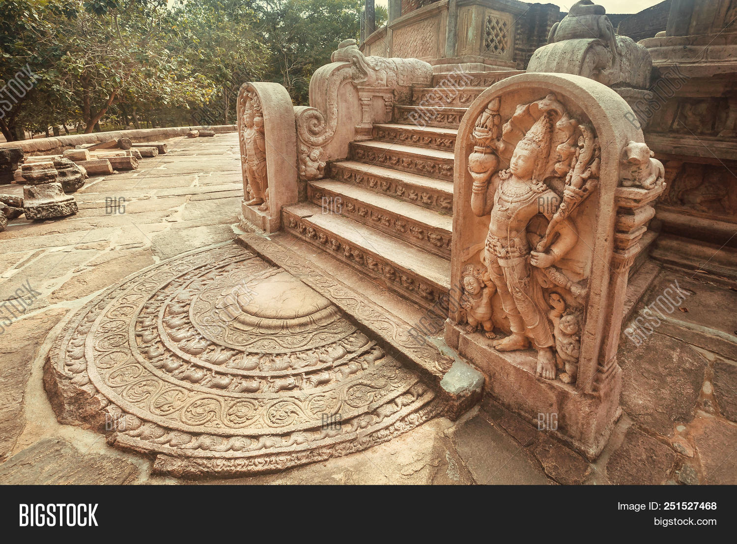 Polonnaruwa,ancient,antique,architecture,art,artistic,artwork,asia,attraction,beautiful,buddha,building,culture,decoration,decorative,design,empire,entrance,exterior,facade,fortress,fresco,gallery,guard,heritage,historical,house,india,meditation,nature,old,outdoor,palace,pattern,peaceful,relief,religion,ruin,sacred,scene,scenic,stairs,stairway,stone,temple,traditional,view,vintage,zen