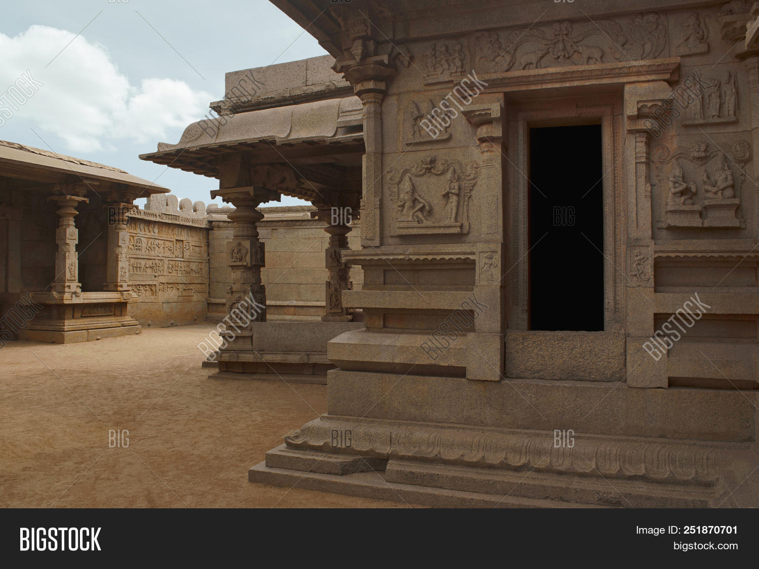 13-15,Hampi,Hazara,Rama,Temple,ancient,archaeology,archeology,architecture,building,carving,century,city,civilization,column,culture,design,empire,heritage,hindu,hinduism,historic,history,holiday,india,indian,karnataka,kingdom,landmark,monument,old,outdoor,past,place,religion,rock,ruin,sculpture,site,stone,tourism,touristic,traditional,travel,unesco,vacation,view,vijayanagara,worship