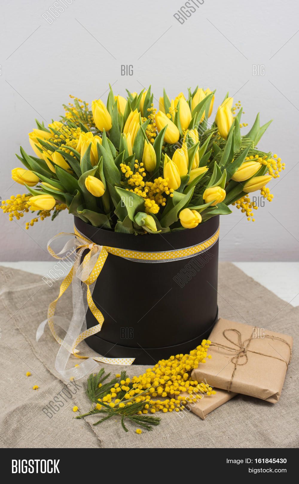 8,acacia,arrangement,attractive,background,beautiful,beauty,birthday,bloom,blossom,bouquet,branch,bright,bunch,card,color,day,dealbata,decoration,decorative,february,flora,floral,flowers,gift,green,happy,holiday,isolated,leaf,love,march,mimosa,mothers,nature,pink,plant,red,season,seasonal,silver,spring,tulips,valentine,vase,white,yellow