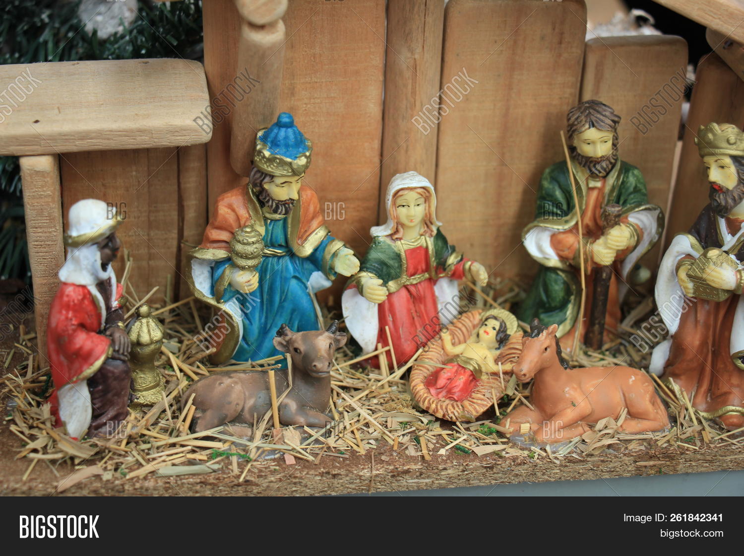 baby,barn,bethlehem,bible,birth,christ,christianity,christmas,crib,december,figure,figurine,holy,jesus,joseph,manger,mary,nativity,religion,scene,seasonal,spirit,stable,straw,traditional,virgin