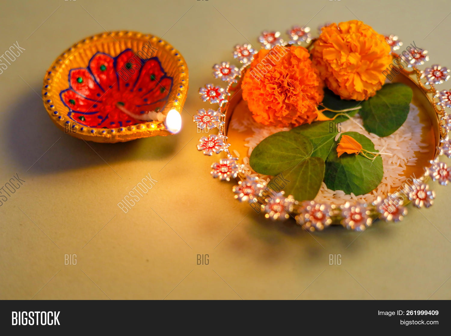 apta,card,celebration,culture,dahan,dasara,dashera,dashmi,dasra,diwali,durga,dusahera,dussehra,dussera,festival,flower,gold,golden,green,greeting,happiness,happy,hindu,holiday,india,indian,leaf,marigold,medicine,mythalogy,navami,piliostigma,prosperity,puja,raavan,racemosum,ram,ramayana,ramleela,ravan,religion,rice,symbol,traditional,tree,victory,vijaya
