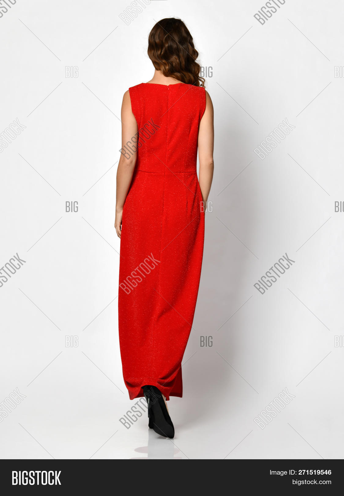 autumn,back,background,backside,beautiful,beauty,behind,body,caucasian,cheerful,clothing,coat,cold,cool,cute,dress,elegance,energy,face,fashion,fashionable,female,full,girl,glamour,happiness,happy,human,joy,lady,laughing,lifestyle,long,model,one,person,portrait,pretty,rear,relaxed,sale,sensuality,slim,smile,sweater,warm,white,winter,woman,young