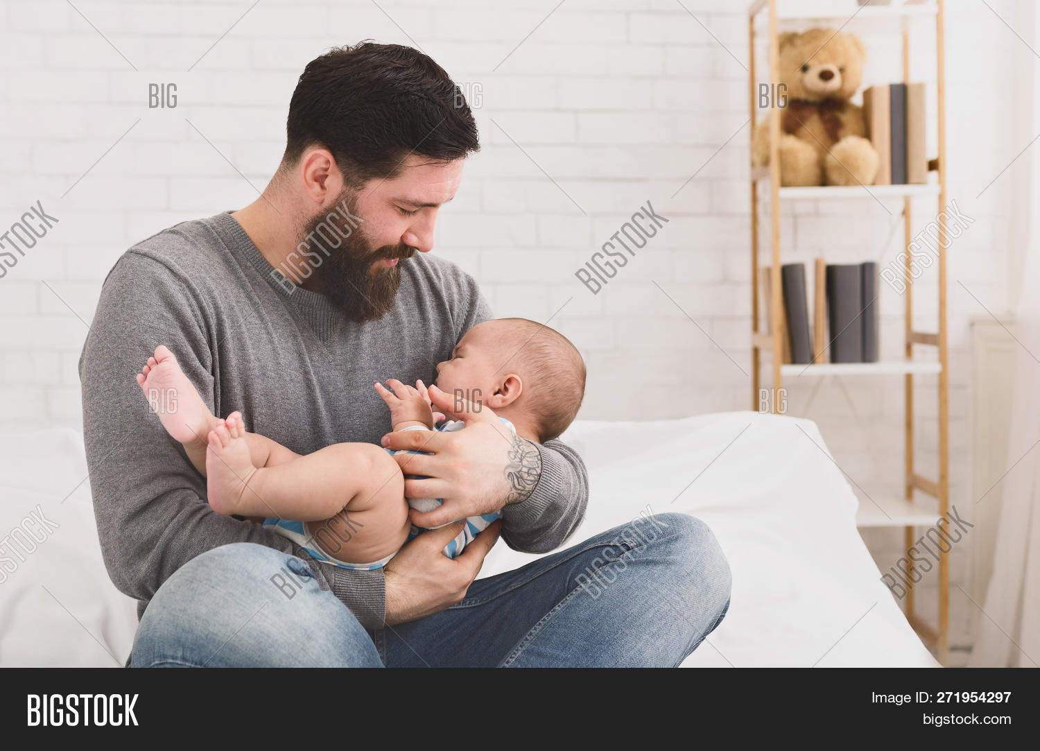 baby,breast,care,child,childcare,childhood,colic,crying,dad,discomfort,family,father,fatherhood,feeding,fussy,holding,home,hungry,inconsolable,infant,innocent,kid,leave,little,male,man,millennial,newborn,nursing,parenting,paternal,paternity,problem,sad,screaming,search,sick,single,sleepy,starving,stress,stressed,tired,uncomfortable,unhappy,upset,white,worried