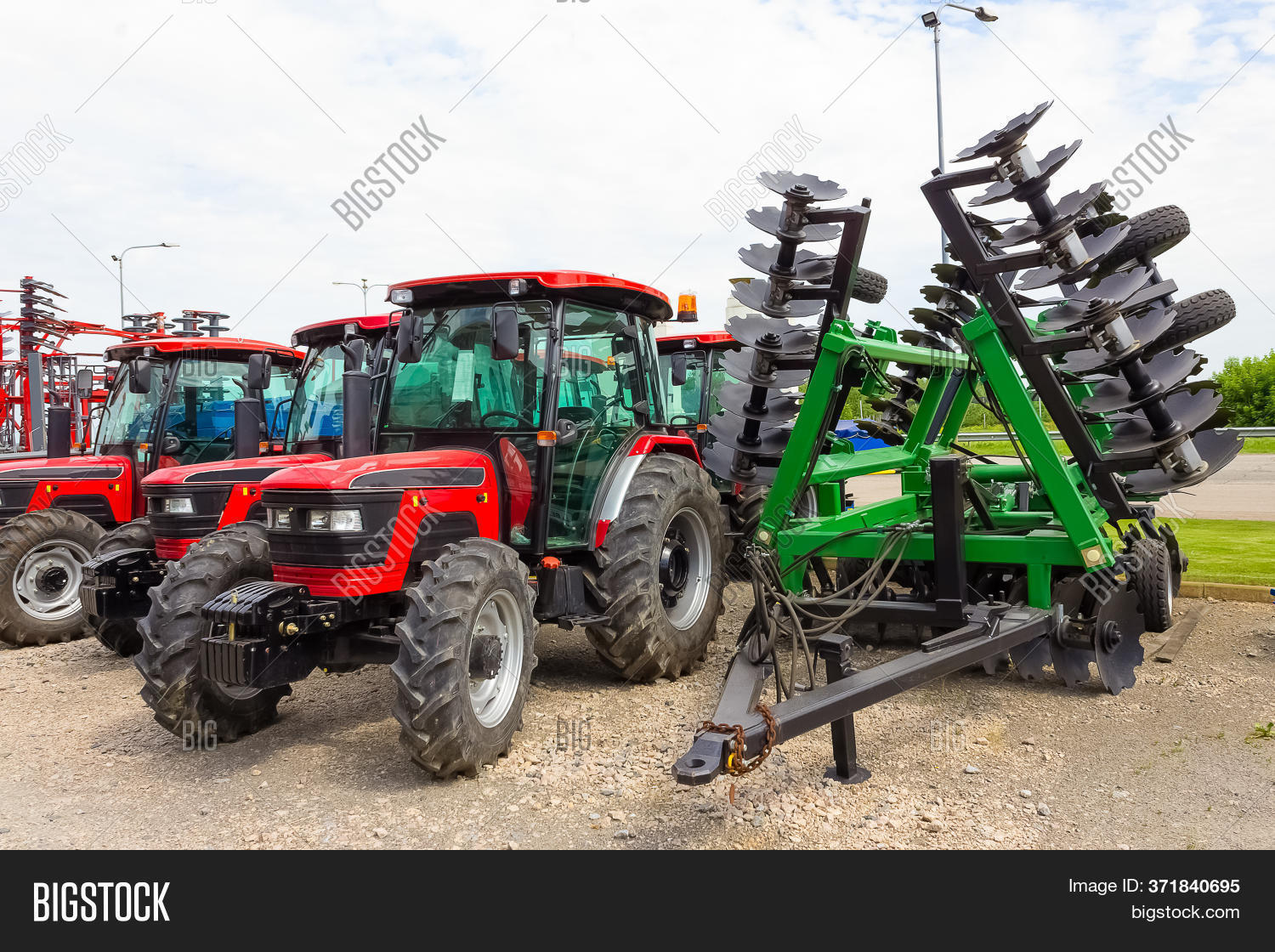machinery, 																					agriculture, 																					farm, 																					field, 																					tractor, 																					machine, 																					equipment, 																					work, 																					rural, 																					industry, 																					harvesting, 																					harvest, 																					country, 																					agricultural, 																					summer, 																					farming, 																					land, 																					nature, 																					crop, 																					green, 																					countryside, 																					wheat, 																					farmer, 																					farmland, 																					vehicle, 																					corn, 																					job, 																					wheel, 																					landscape, 																					straw, 																					strength, 																					scene, 																					strong, 																					heavy, 																					ripe, 																					combine, 																					yellow, 																					blue, 																					harvester, 																					plant, 																					earth, 																					modern, 																					seed, 																					outdoor, 																					season, 																					salon, 																					sale, 																					Ukraine, 																					Kyiv, 																					editorial