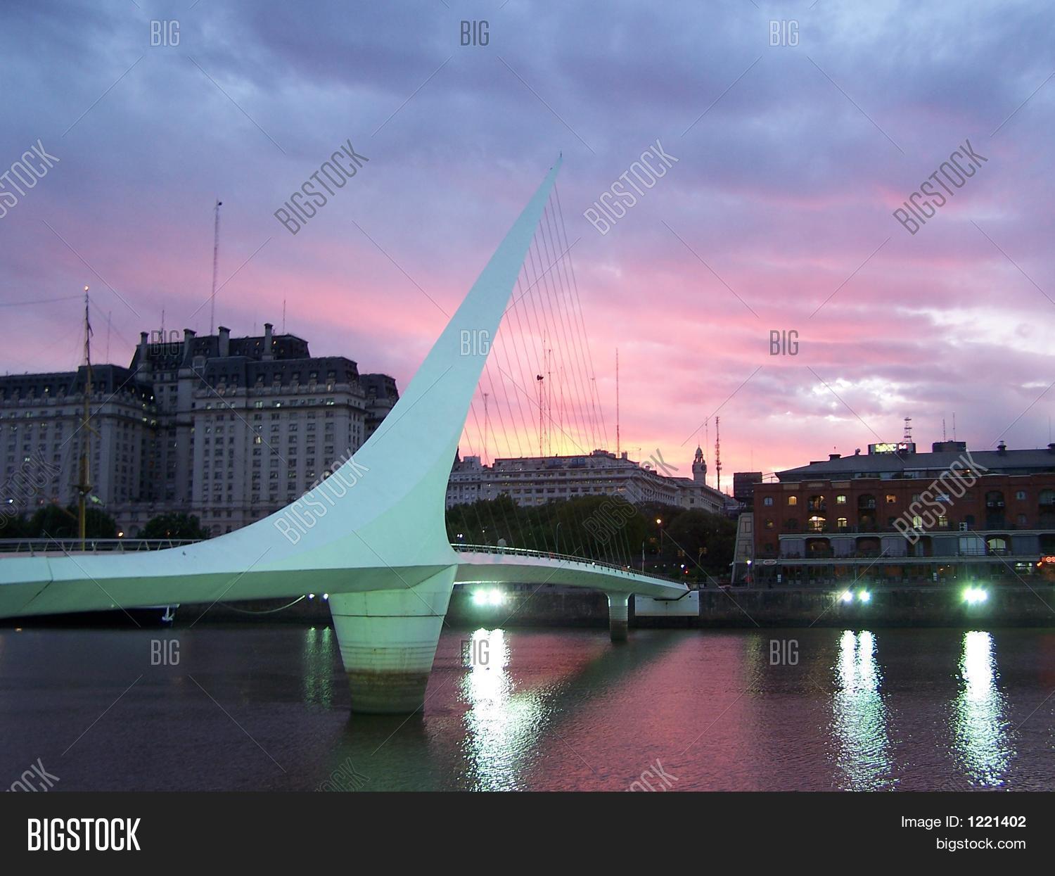 aires,argentina,bridge,buenos,buenos aires,calatrava,de,dusk,landmark,las,madero,mujeres,of,puente,puerto,santiago,sunset,women