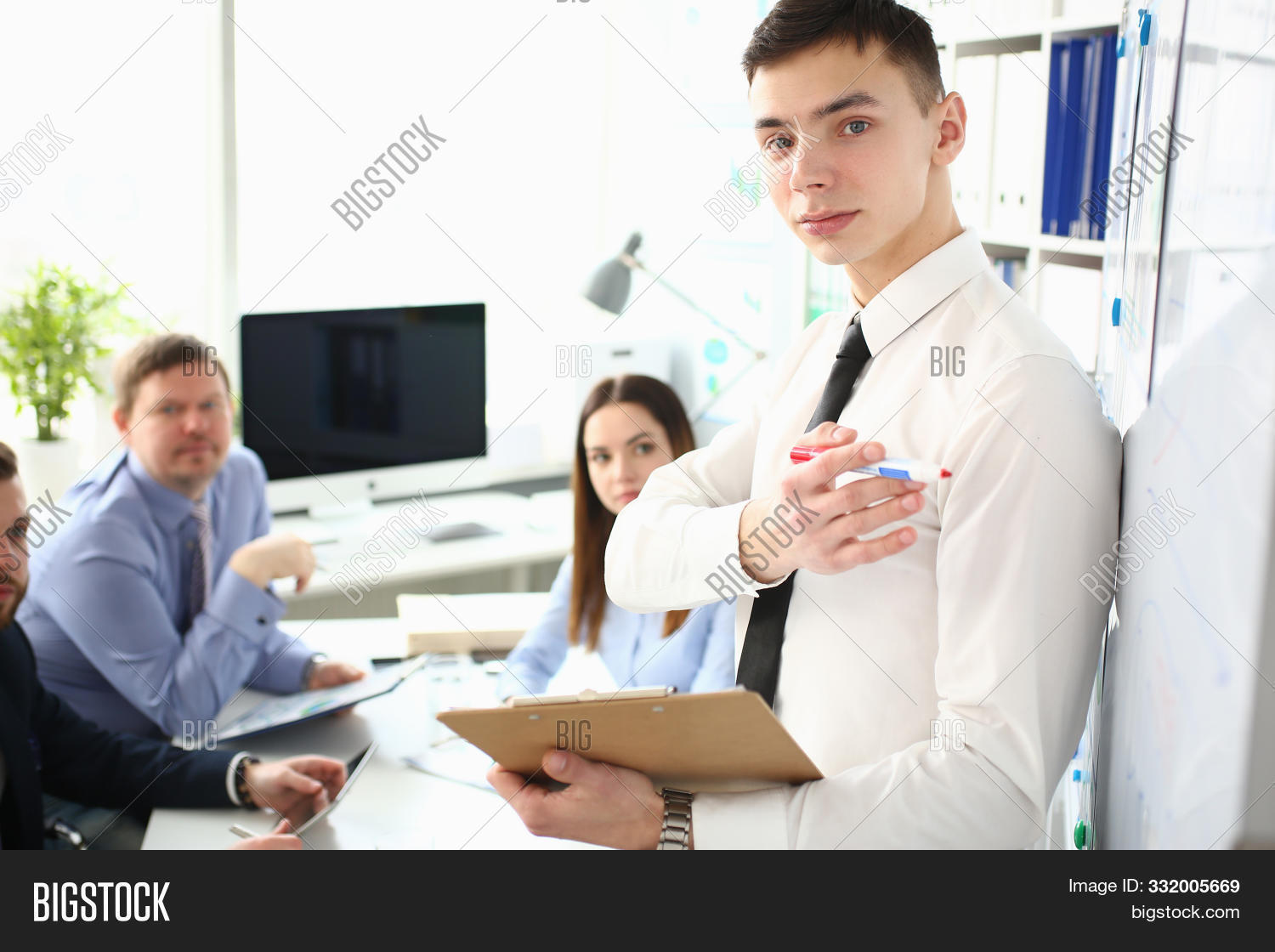 agreement,analysis,attentively,background,blurred,board,brainstorming,business,businessman,ceo,chart,communication,company,concept,conference,diagram,director,discussion,economy,finance,folder,general,graph,group,hold,idea,leader,listen,man,manager,meeting,office,paper,planning,portrait,presentation,project,room,seminar,showing,smart,speak,speaker,staff,success,team,teamwork,woman,worker,workman