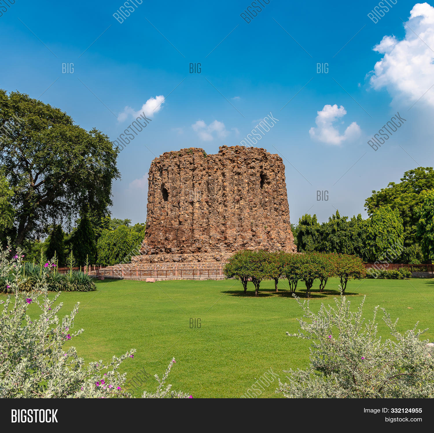 alai,alauddin,ancient,archeological,archeology,architectural,architecture,asia,brick,carving,complex,delhi,dynasty,heritage,historic,historical,incomplete,india,indian,islam,islamic,khilji,landmark,mehraulia,minar,minaret,monument,mughal,muslim,of,pillar,qtub,qutab,qutb,qutub,redstone,ruin,sandstone,site,structure,sultan,survey,symmetry,tallest,tourism,tower,unesco,unfinished,wall,world