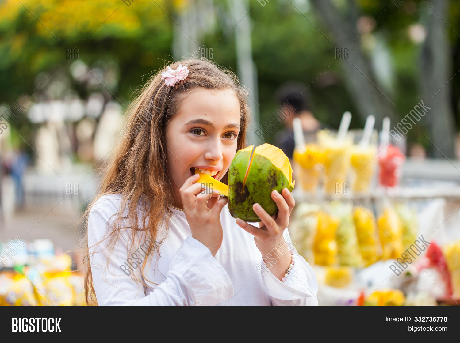 Bolivar,Cali,Cauca,Colombia,Mangifera,Paseo,Valle,blonde,business,cart,caucasian,culture,del,delicious,eat,eating,female,food,fruit,green,happy,health,healthy,indica,landmark,manga,mango,organic,outdoor,park,smile,square,street,sweet,tasty,teen,teenager,tourism,tourist,tradition,traditional,travel,tropical,typical,vegan,vegetarian,viche,wheelbarrow,white,young