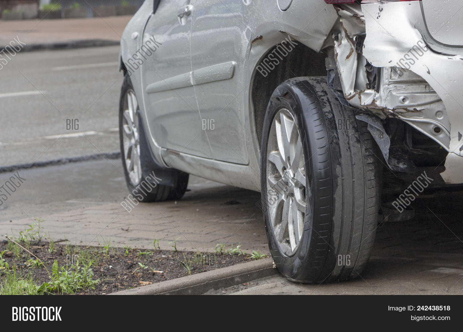 accident,auto,automobile,bender,black,blue,body,broken,bumper,car,collision,crash,damage,damaged,danger,deformation,dent,dented,fender,hit,insurance,metal,motor,rear,repair,run,smash,tire,transportation,white