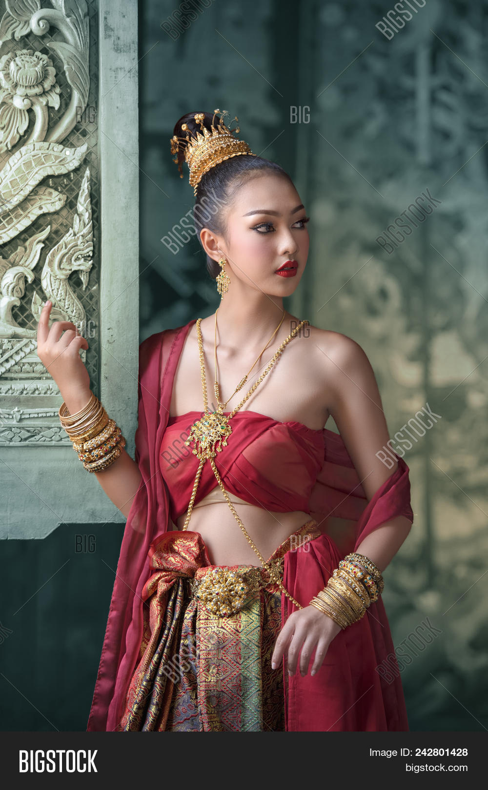 adult,aec,art,artist,asean,asia,asian,bangkok,beautiful,beauty,classical,costume,cultural,culture,dance,design,dress,face,fashion,female,girl,gold,gorgeous,greeting,historical,history,identity,isolated,lady,people,performance,portrait,rural,sequin,show,silhouette,smile,style,thai,thailand,tradition,traditional,tropical,typical,uniform,vintage,welcome,woman,young