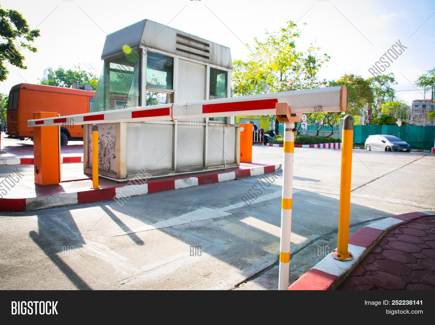 access,arm,automatic,background,barrier,boundary,building,car,cctv,city,closed,control,entrance,entry,exit,garage,gate,gateway,home,house,nobody,office,outdoor,park,parking,red,road,security,sig,sign,stop,street,system,toll,traffic,transport,vehicle,white,yellow