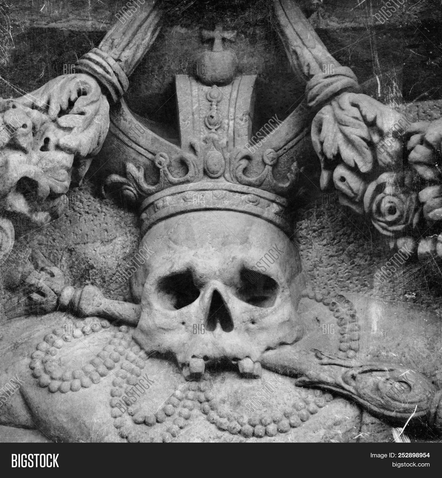 anatomy,ancient,angel,antique,anxiety,architecture,art,background,bleak,bone,catholic,cemetery,christian,dead,death,fear,gothic,grave,graveyard,grim,halloween,head,horror,human,marble,monument,mythology,old,outdoor,people,religion,religious,rugged,sad,scary,scenic,sculpture,skeleton,skull,statue,stone,symbol,tombstone
