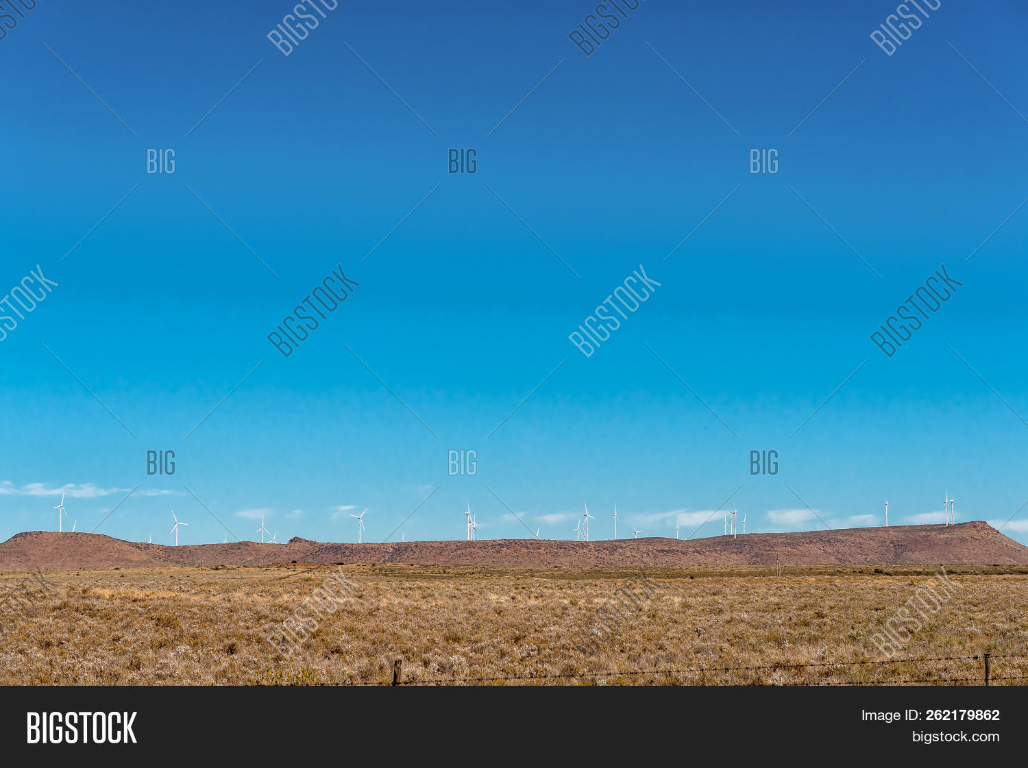 Africa,Cape,Karoo,Northern,Philipstown,Province,South,Winter,african,blue,brown,electricity,farm,generate,generation,generator,hill,mountain,sunlight,sunny,turbine,white,wind