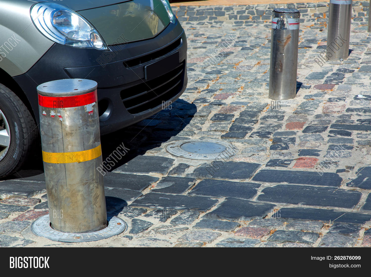 architecture,area,automatic,background,barrier,block,bollard,bolts,car,cement,circle,city,close,construction,control,controlling,cordon,curve,electric,equipment,gate,gateway,ground,grunge,hydraulic,industry,interdiction,lock,mechanism,metal,modern,nobody,outdoor,parking,pavement,retractable,road,safety,security,sidewalk,space,stainless,steel,stone,stop,street,thoroughfare,tool,traffic