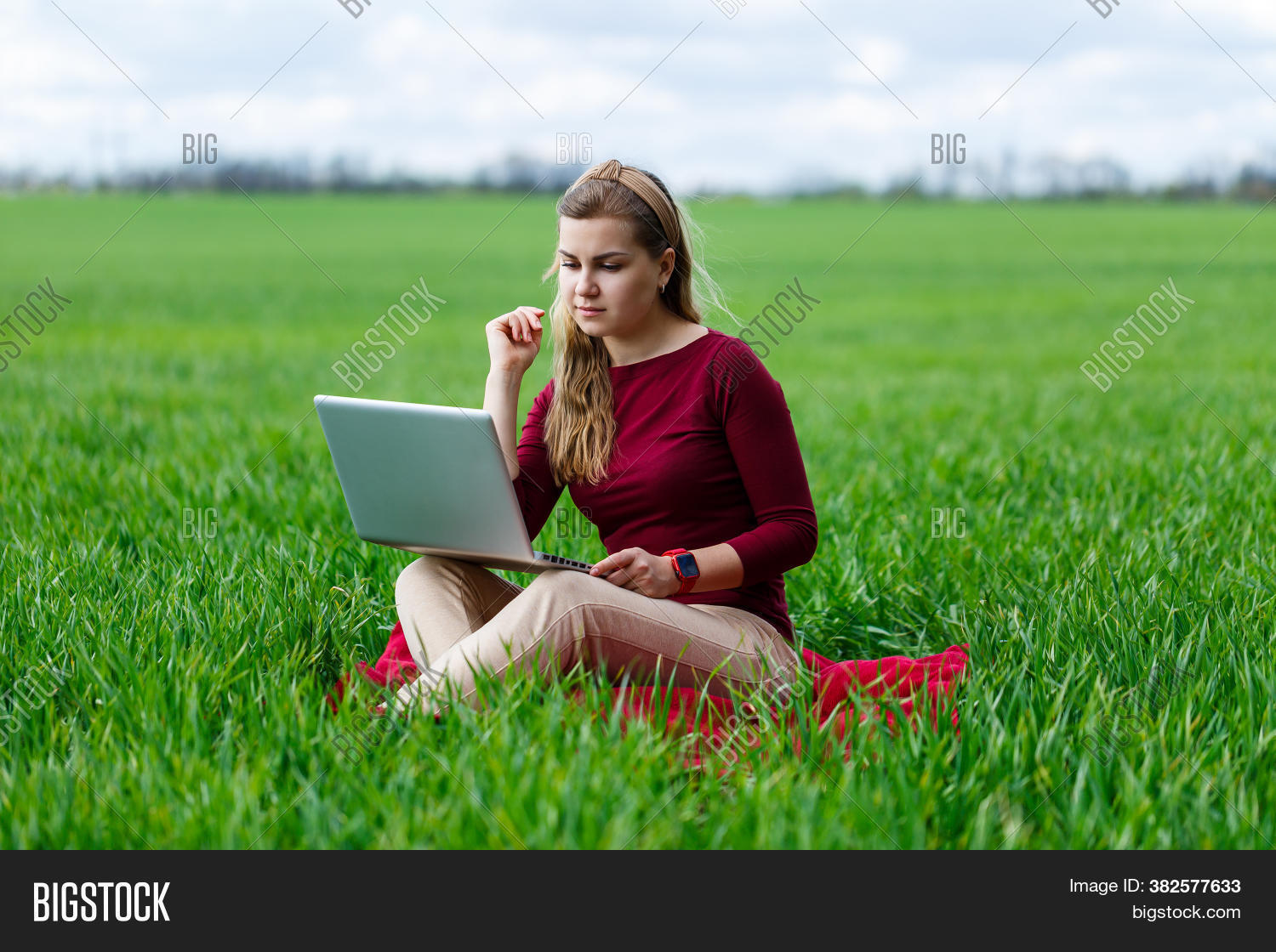 laptop, 																					girl, 																					outside, 																					internet, 																					student, 																					park, 																					outdoor, 																					woman, 																					summer, 																					computer, 																					person, 																					study, 																					studying, 																					reading, 																					technology, 																					people, 																					notebook, 																					young, 																					online, 																					grass, 																					break, 																					blog, 																					happy, 																					screen, 																					female, 																					book, 																					sitting, 																					sunlight, 																					school, 																					university, 																					working, 																					work, 																					phone, 																					spring, 																					freelancer, 																					jeans, 																					education, 																					tea, 																					beautiful, 																					holiday, 																					cute, 																					glasses, 																					top, 																					jobs, 																					garden, 																					under, 																					elearn
