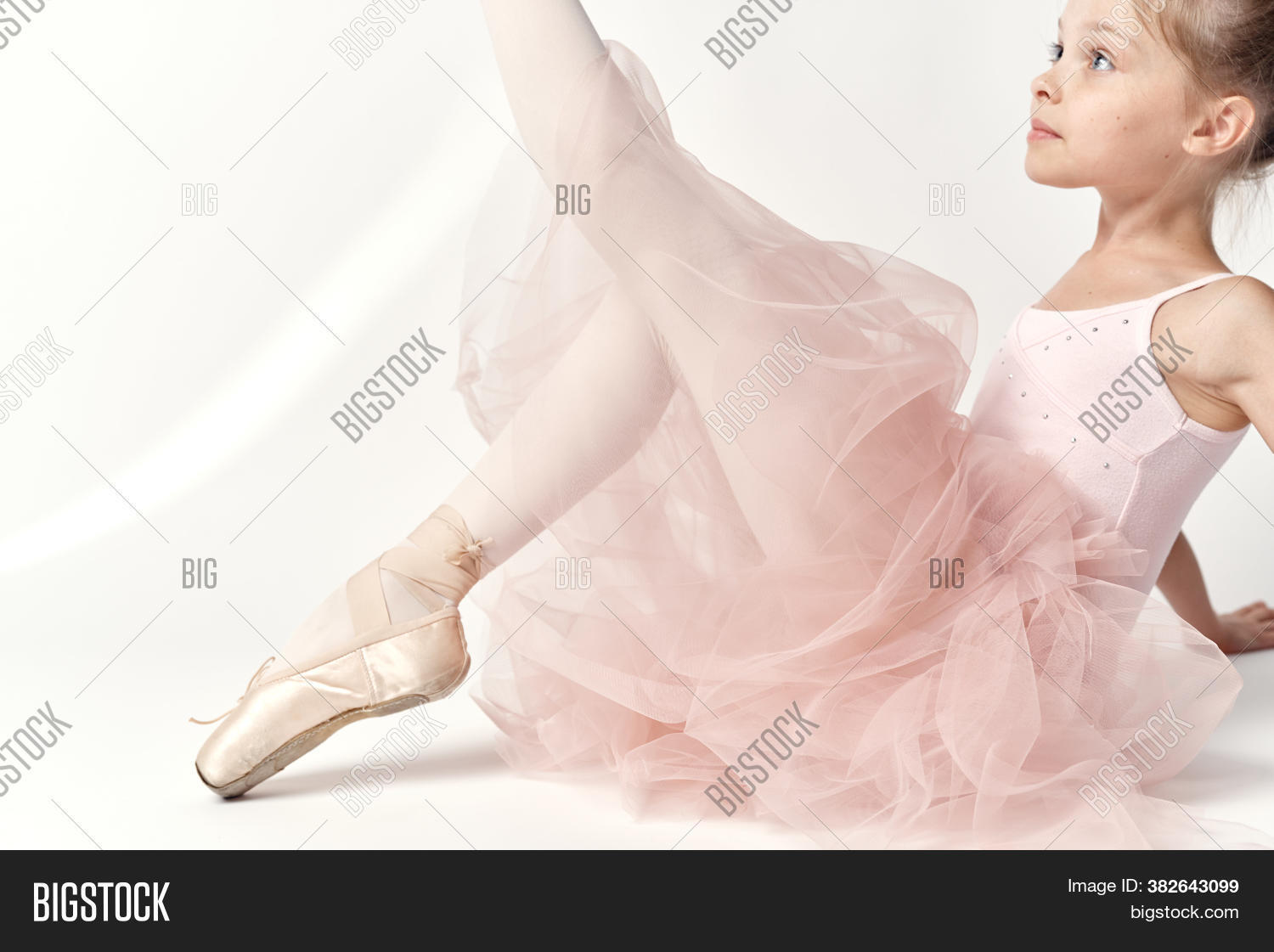 action, 																					active, 																					artist, 																					attractive, 																					background, 																					balance, 																					ballerina, 																					ballet, 																					beautiful, 																					beauty, 																					body, 																					caucasian, 																					classic, 																					classical, 																					contemporary, 																					cute, 																					dance, 																					dancer, 																					dancing, 																					dress, 																					elegance, 																					exercise, 																					female, 																					feminine, 																					foot, 																					girl, 																					grace, 																					human, 																					isolated, 																					jump, 																					leg, 																					lifestyle, 																					little, 																					moving, 																					one, 																					people, 																					performance, 																					performer, 																					person, 																					point, 																					pointe, 																					position, 																					practice, 																					skirt, 																					standing, 																					studio, 																					tights, 																					white, 																					young