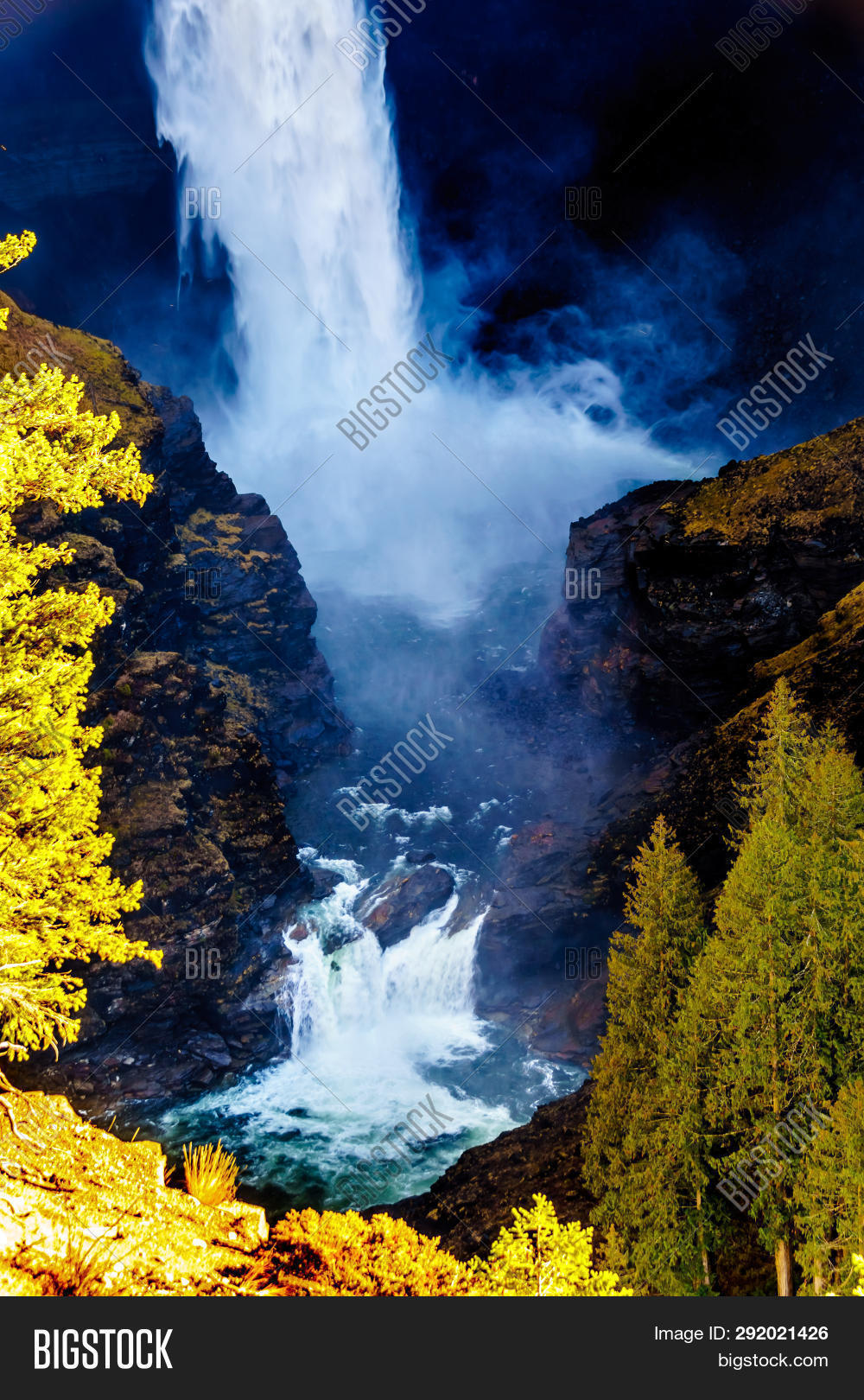 Canyon,High,bc,british,canada,cariboo,clearwater,columbia,currents,danger,destination,erosion,fall,flow,flowing,forest,free,geological,geology,glacial,gorge,gray,helmcken,landscape,lee,melt,mist,mountains,murtle,nature,park,plateau,power,powerful,provincial,reserve,river,rock,scenic,sky,snow,spectacular,water,waterfall,wells,whitewater,wilderness