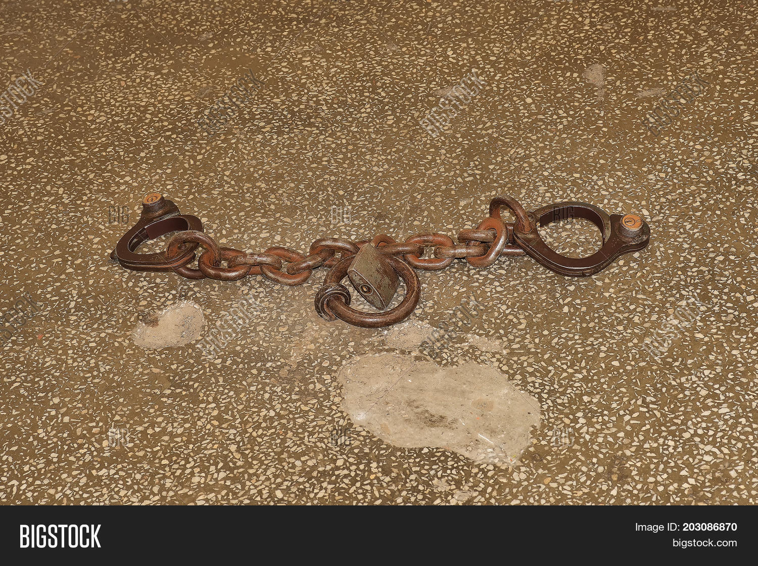 age,black,cane,chain,chained,civil,commodity,confederate,cotton,device,discovery,era,field,freedom,georgian,golden,gyve,hate,industry,institution,iron,jail,king,leader,leg,legcuffs,life,link,linked,lives,locked,matter,men,peculiar,physical,piracy,plantation,prison,punishment,race,racism,racist,restraint,sail,shackle,slave,slavery,states,sugar,torture,trade,war