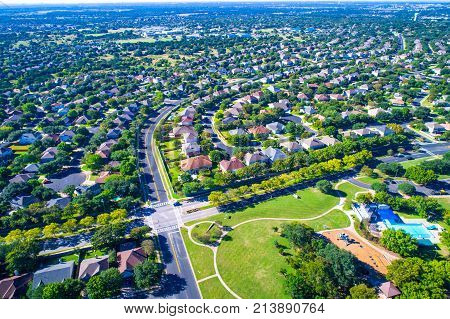 Summer Houses And Homes In Real Estate Development Modern Living In Suburb Suburbia Perfect Summer L