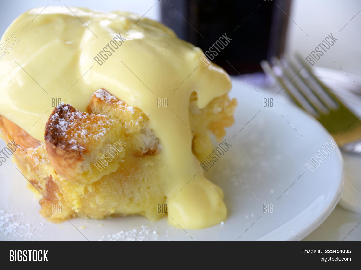 Bread,afternoon,cafeteria,confectionery,dessert,pastry,pudding,snack,sweet,tea,vanilla