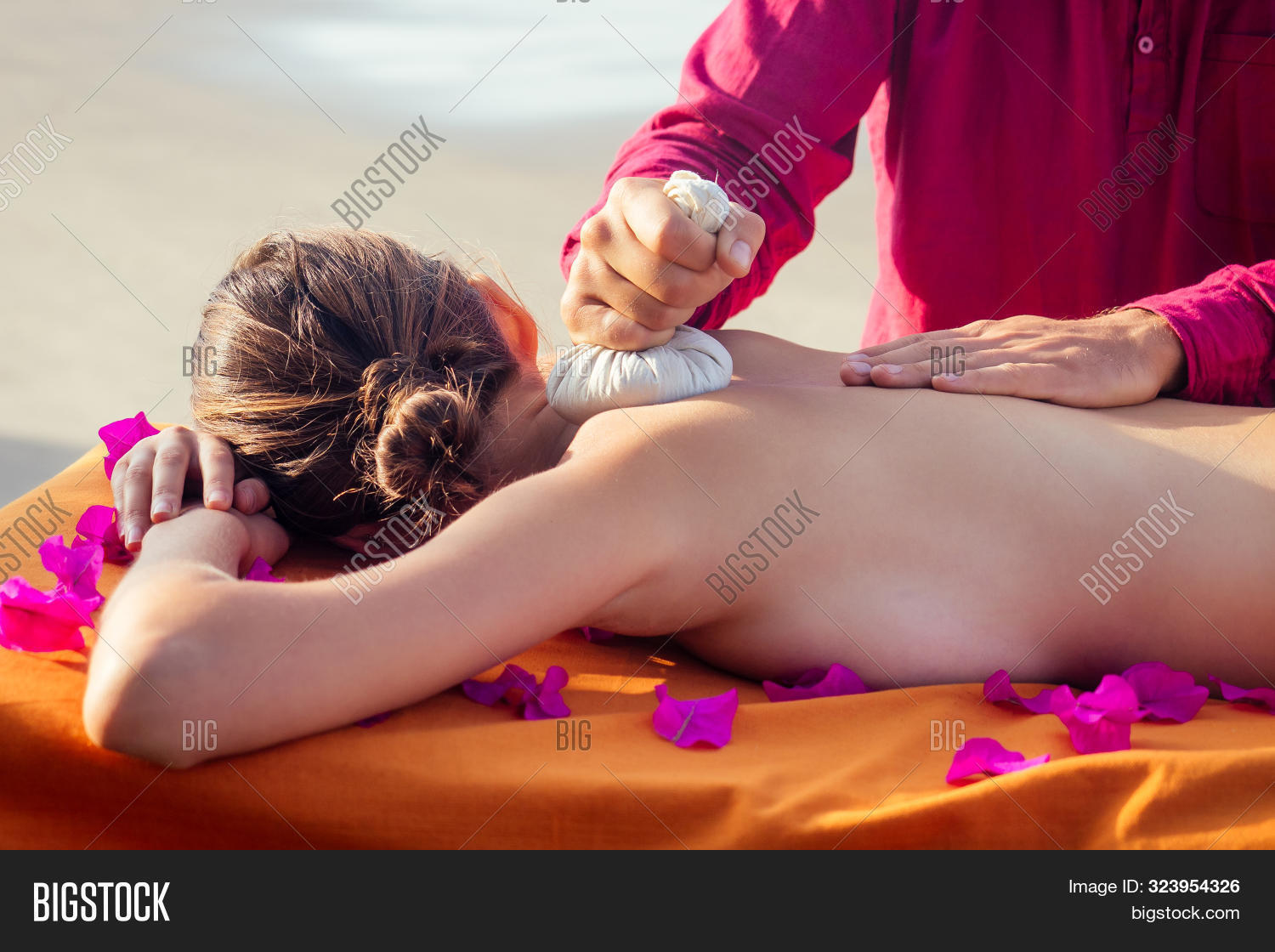 aromatherapy,ayurveda,back,bag,balls,beautiful,beauty,body,care,caucasian,color,composition,cosmetic,female,flower,girl,health,healthcare,healthy,herbal,hot,massage,massaging,masseur,masseuse,natural,ocean,oil,oriental,peeling,procedure,relax,relaxation,resort,salon,salt,sea,set,skin,skincare,spa,table,therapy,treatment,wellbeing,wellness,white,woman