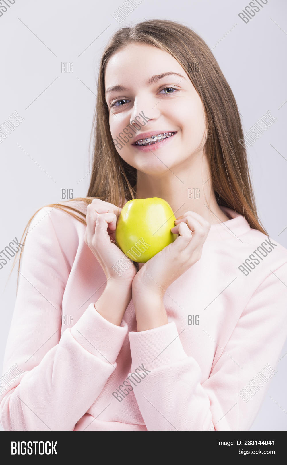 1,13-19,aesthetic,blond,brace,bracket,caucasian,closeup,correction,cure,dental,dentistry,detail,equipment,face,female,fix,girl,health,human,indoors,jaw,medic,medical,medicine,metal,model,mouth,oral,oralcare,ortho,orthodontic,orthodonture,pressure,repair,smoothing,straight,teen,teenager,teeth,tension,tool,tooth,treatment,wire,years,young