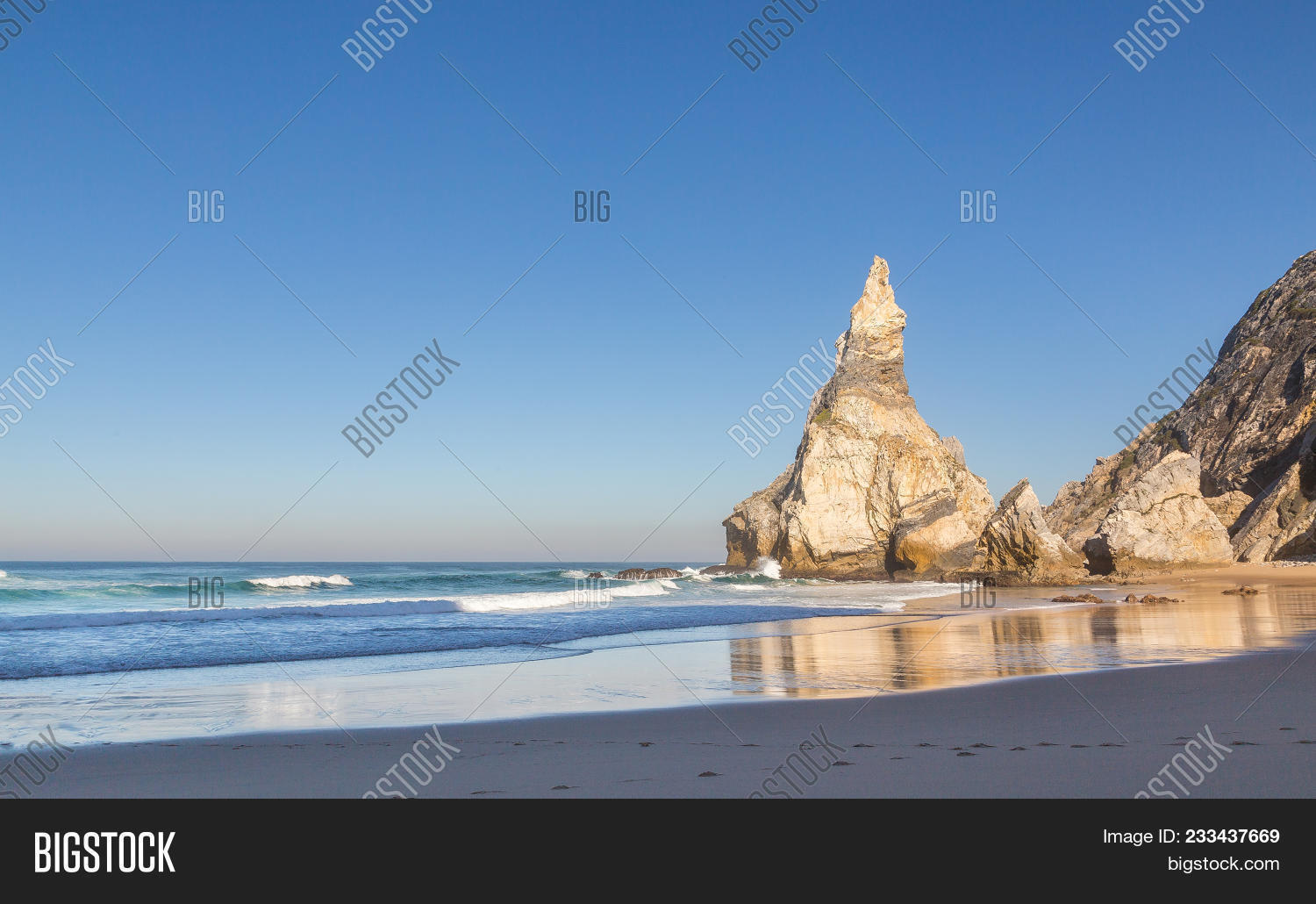 Atlantic,Beach,Cabo,Europe,Excursion,Landmark,Lisbon,Portugal,Praia,Roca,Ursa,attraction,bay,cascais,cliffs,coast,da,hike,idyllic,interest,landscape,lonely,nature,panorama,point,rock,sea,sintra,steep,tourism,vacation,water