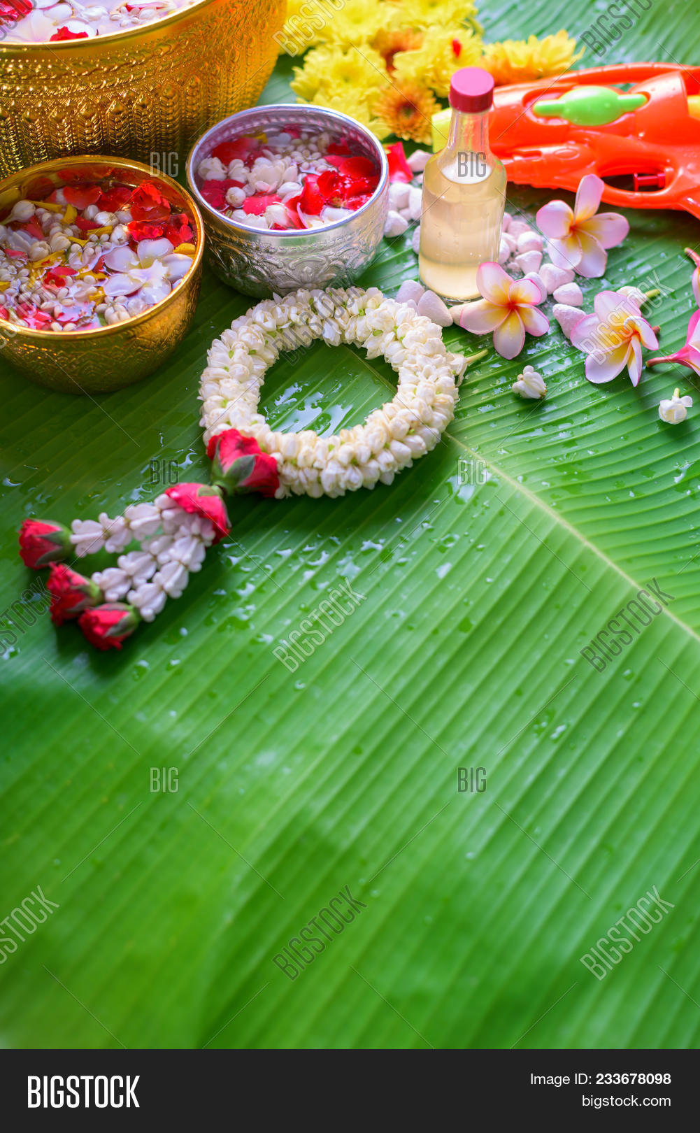 april,asian,banana,beautiful,bowl,celebration,chalk,colorful,concept,culture,day,decoration,famous,festival,floral,flower,garland,green,gun,happy,holiday,jasmin,jasmine,kran,leaf,lifestyle,limestone,marly,mother's,natural,nature,new,old,perfume,pipe,rose,soft-prepared,song,summer,thai,thailand,tourism,traditional,tropical,vintage,water,white,year,yellow