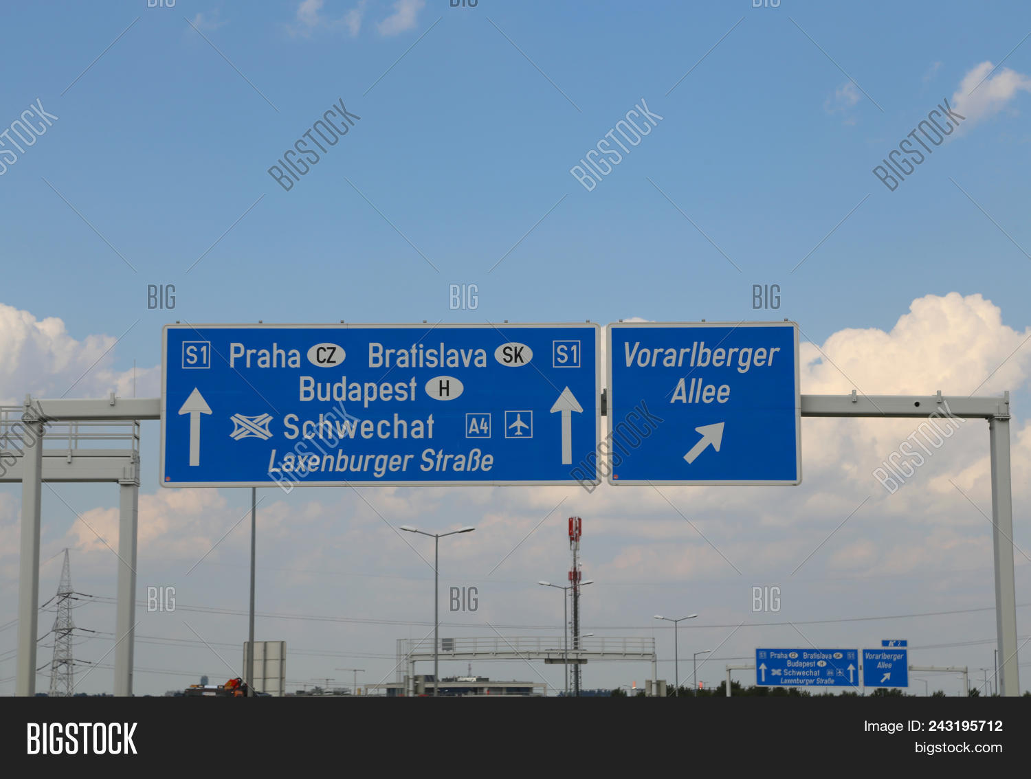 Hungarian,State,Union,arrow,austria,austrian,blinker,border,bratislava,budapest,europe,european,freeway,frontier,highway,hungary,indication,indicator,motorway,pointing,road,schwechat,sign,signage,signal,signpost,slovak,slovakia,slovensko,traffic,transport,travel,traveled,traveling