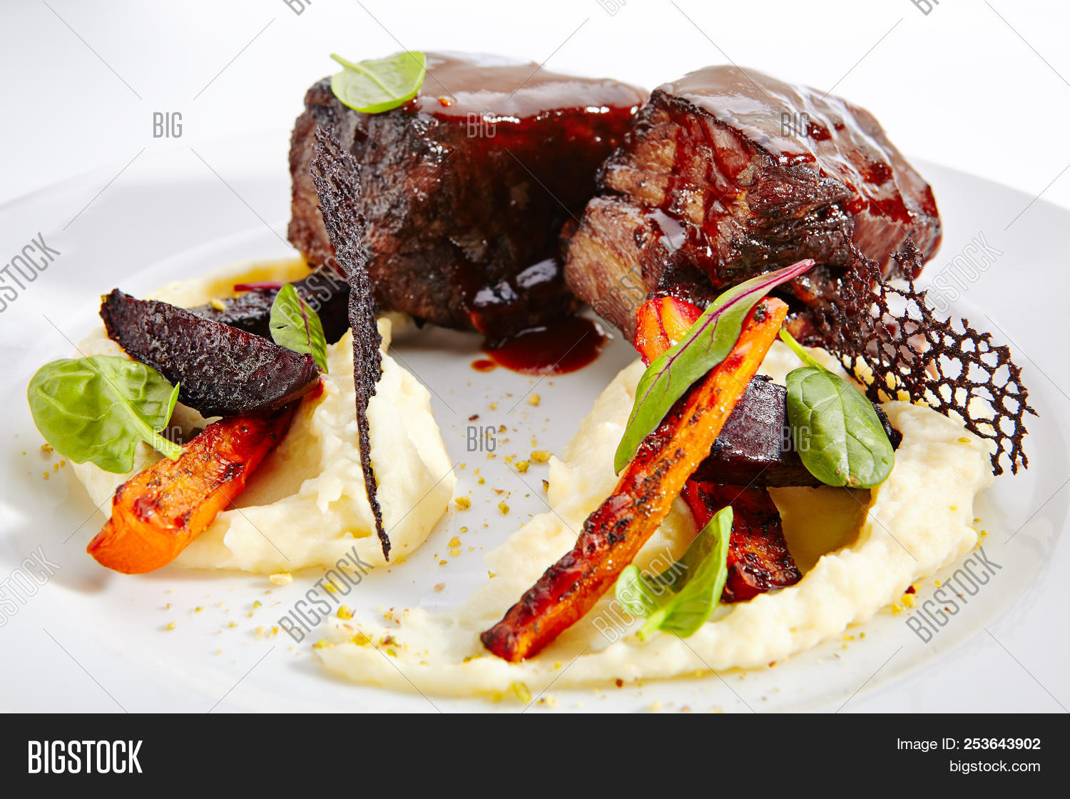 barbecue,beef,beefsteak,beets,bison,black,brown,buffalo,butter,carrots,cheeks,cheese,close,demiglas,dill,eggplant,entrecote,espuma,food,fresh,fry,gourmet,green,grilled,grillsteak,hot,macro,mashed,meal,meat,menu,onion,parmesan,parsley,pistachios,plate,potatoes,prime,rare,ready,restaurant,sauce,smoked,steak,up,veal,vegetables,young,zucchini