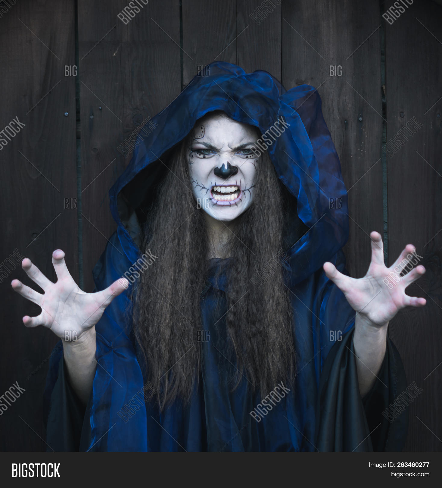 background,black,blood,costume,cruel,dangerous,dark,dead,death,demon,devil,evil,eyes,face,fantasy,fear,furious,ghost,gloomy,gothic,halloween,hell,horror,make-up,mystery,night,nightmare,sexy,spooky,terrify,twilight,vampire,witch,woman