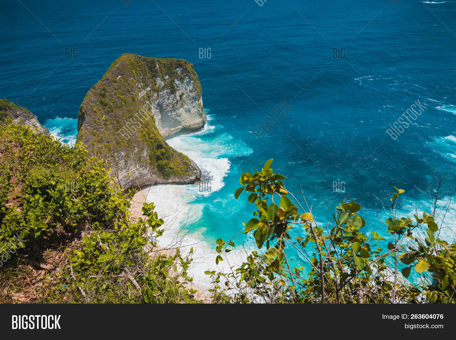 aerial,amazing,asia,bali,bay,beach,beautiful,blue,cliff,coast,coastline,giant,green,holiday,indonesia,island,kelingking,landscape,manta,marine,nature,nobody,nusa,ocean,oceanic,outdoor,paradise,penida,rock,sand,scenic,sea,seascape,seashore,seaside,shore,shoreline,summer,sunny,tourism,travel,traveller,trip,tropical,turquoise,vacation,view,water,waves,wild