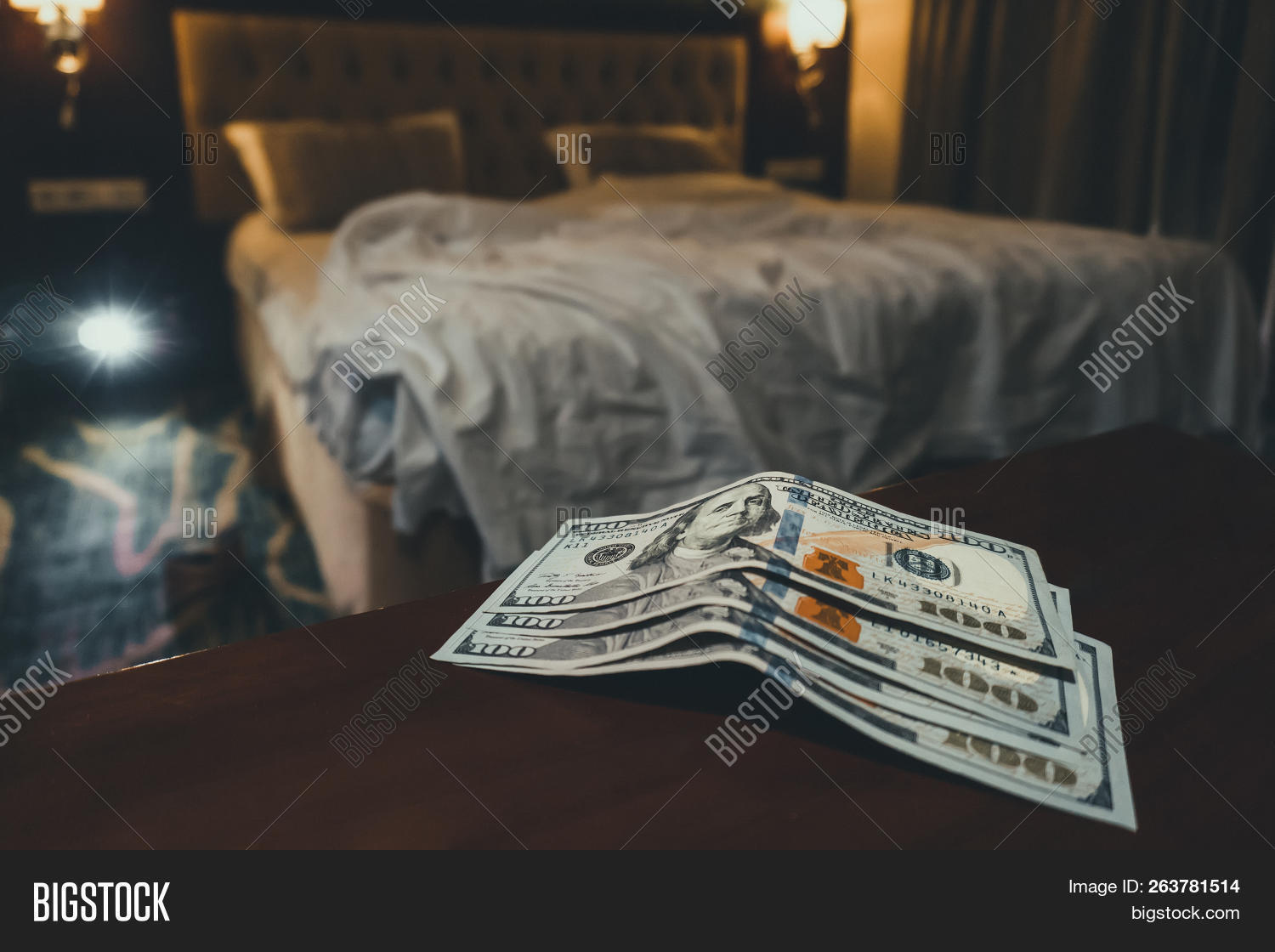 abandon,attendance,bed,blanket,building,care,cash,clean,copyspace,currency,dollar,forsake,give,gratitude,hotel,indoor,keep,leave,left,let,maid,maintenance,money,nightstand,nobody,part,pillow,positive,relinquish,render,rest,retain,room,serve,service,servicing,serving,space,table,thanking,tip,travel,wood,wooden,work