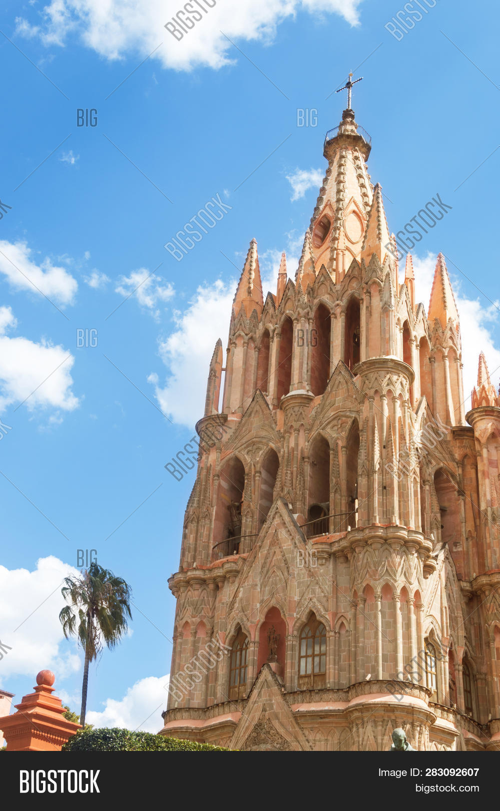allende,archangel,architecture,basilica,building,cathedral,catholic,catholicism,christian,church,city,clouds,colonial,colorful,cultural,culture,de,famous,gothic,guanajuato,heritage,historic,historical,history,landmark,mexican,mexico,miguel,monument,old,parroquia,religion,religious,san,sky,spiritual,spirituality,square,tourism,town,travel