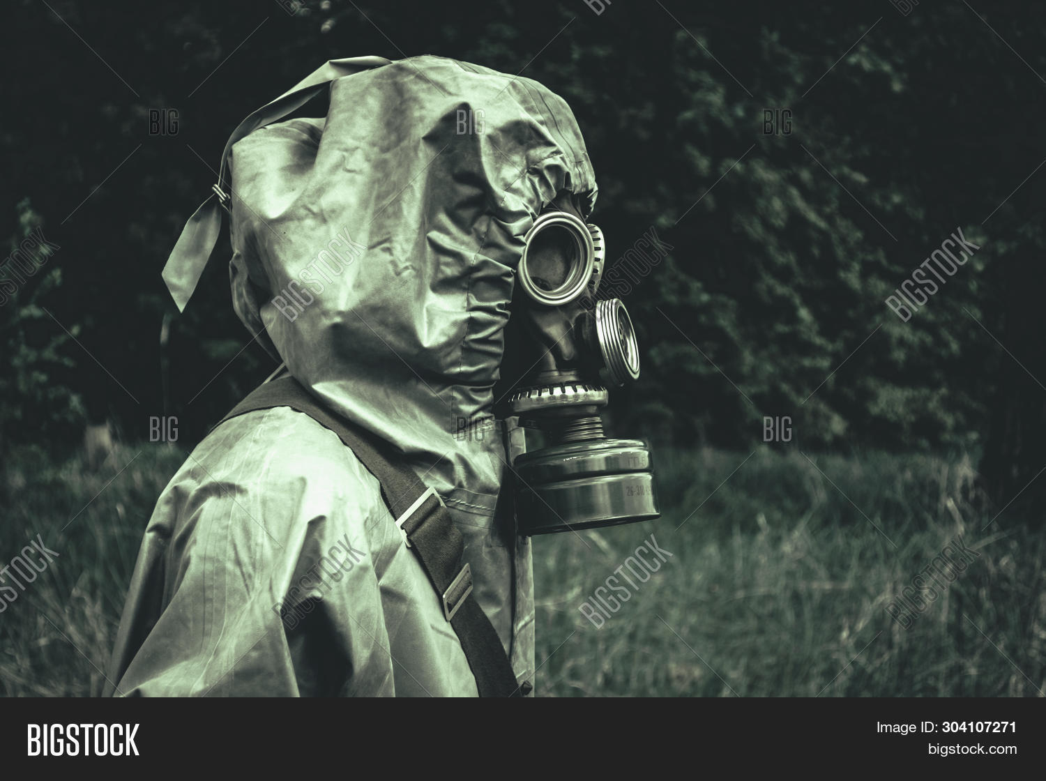 adult,apocalypse,apocalyptic,background,black,danger,dark,darkness,evil,face,fallout,fantasy,fear,gas,group,halloween,horror,man,masks,metal,military,nuclear,person,pollution,portrait,post,protection,radioactive,scary,skeleton,soldier,stalker,survivor,war,wasteland,weapon,world,young,zone
